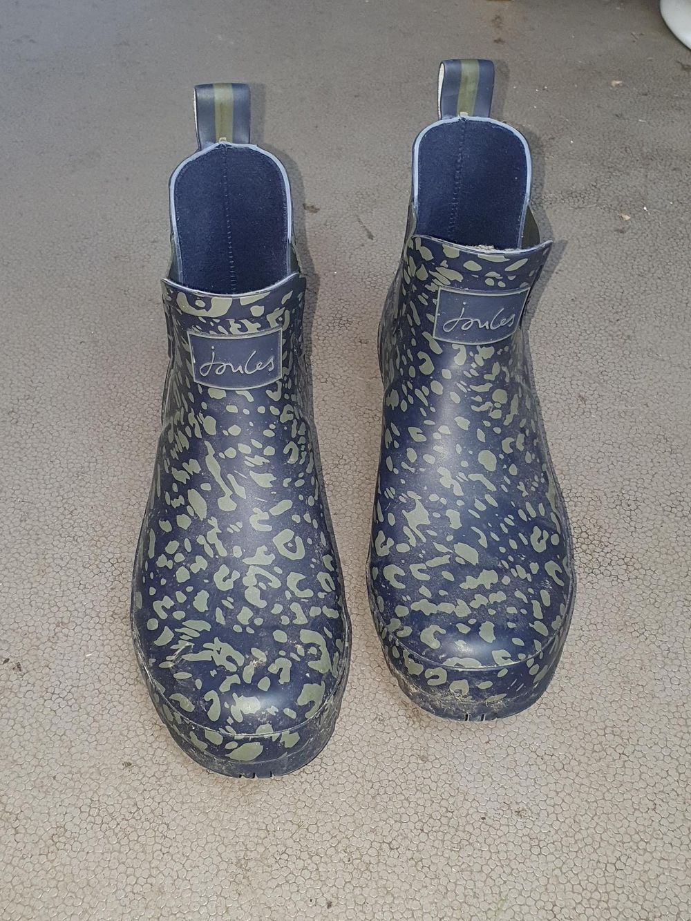 Lot 202: Joules Wellibob Navy Leopard Print Women's Rain Boots - Good Condition
