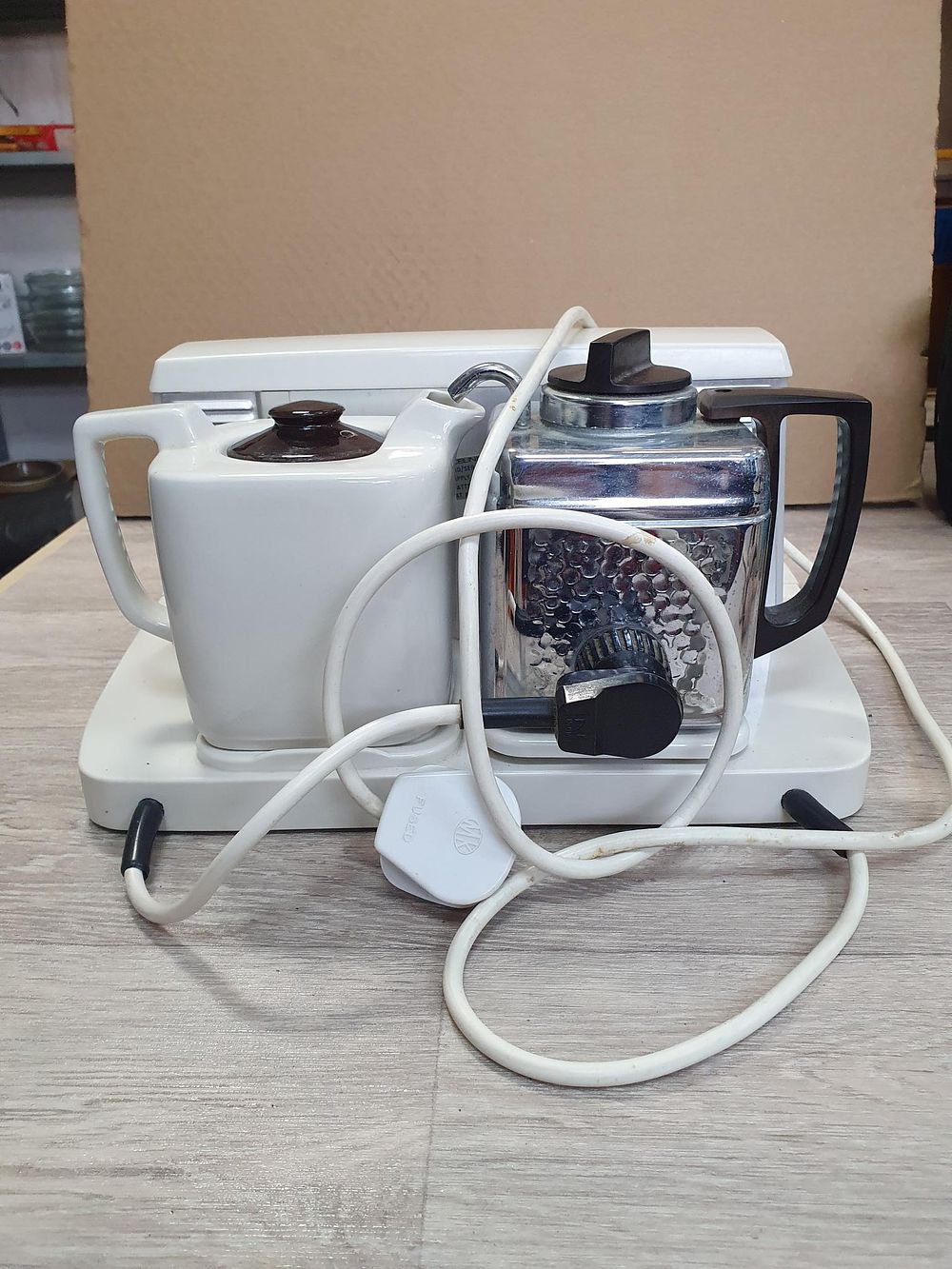 Lot 259: Goblin Teasmade Model 855 Automatic Tea Maker - Good Condition