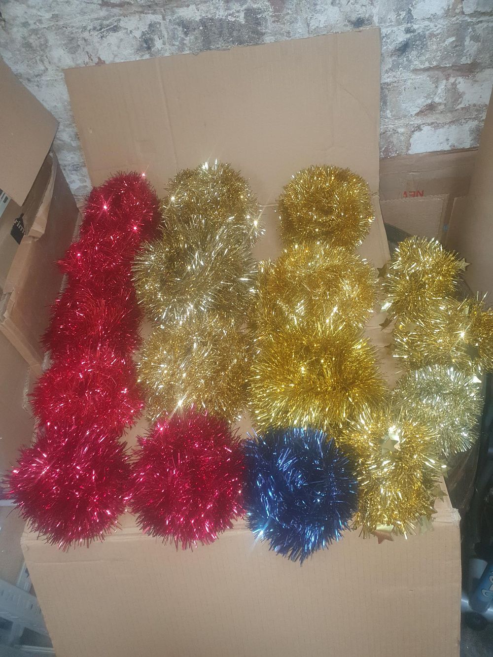 Lot 274: Multi Colour Mixed Festive Tinsel Decoration Bundle