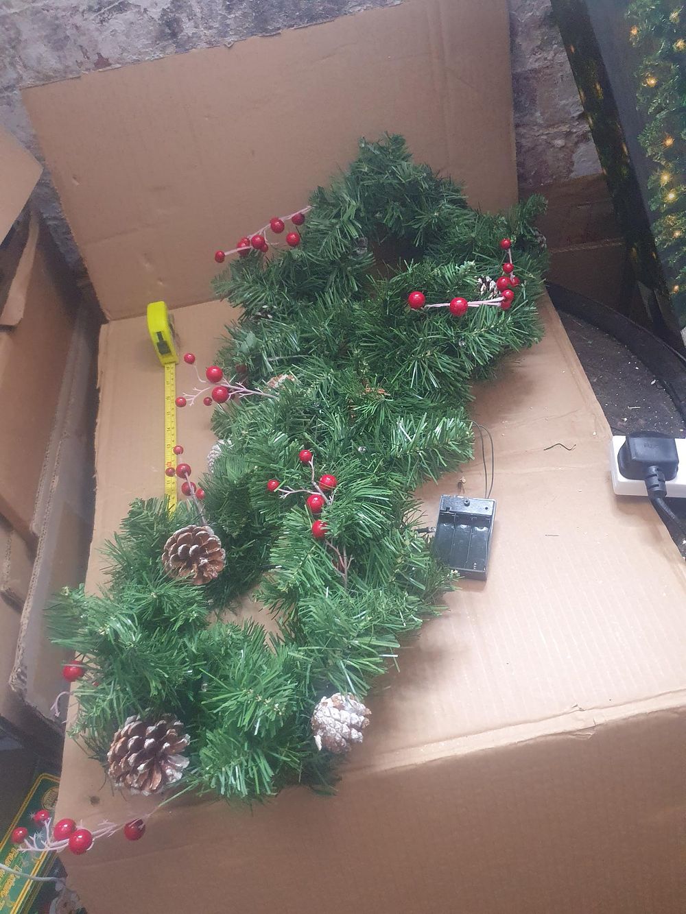 Lot 304: Aspen Deluxe Christmas Garland with Pinecones and Berries
