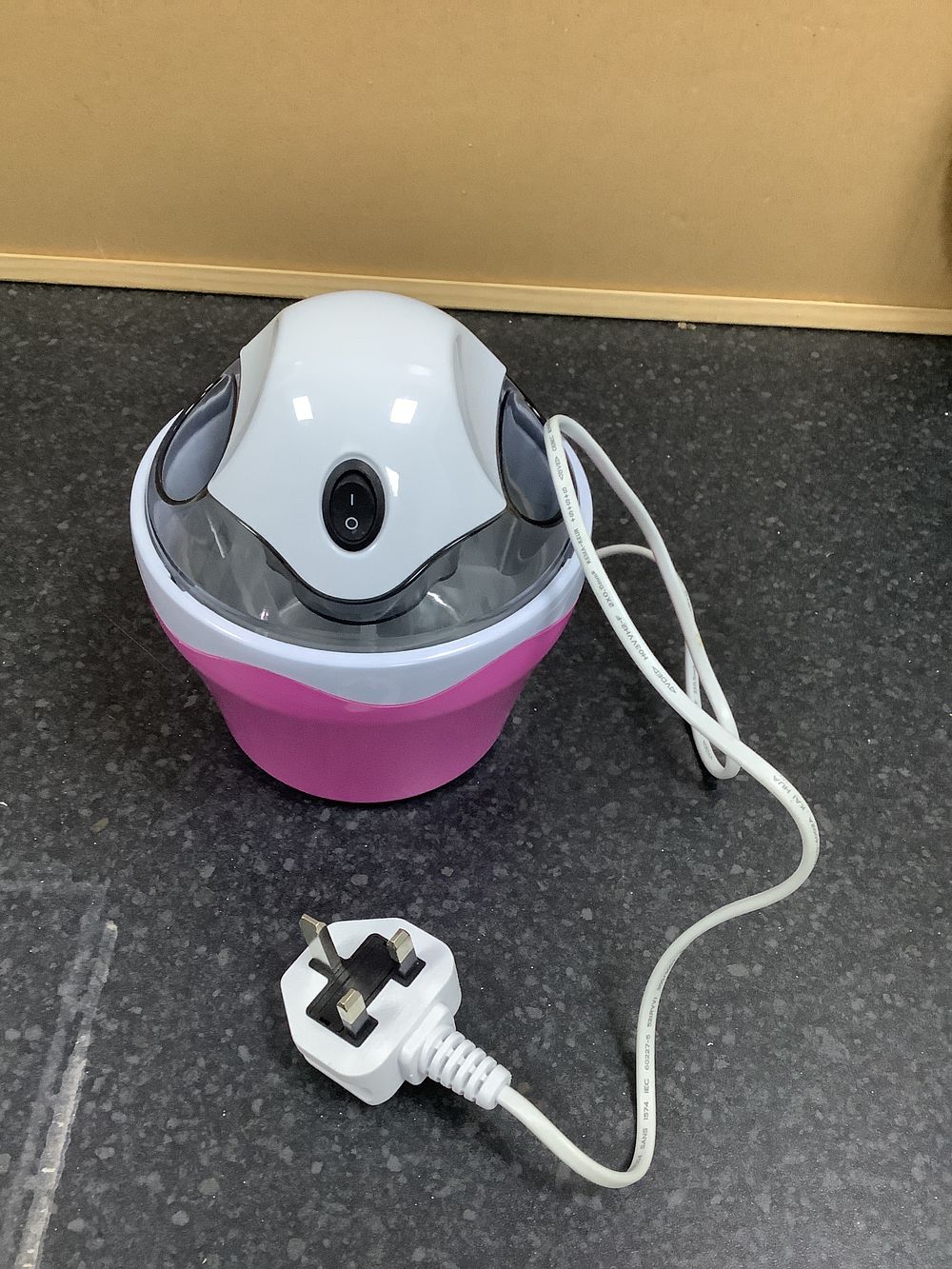 Lot 310: Lakeland 19704 Pink and White Mini Ice Cream Maker - Used Condition