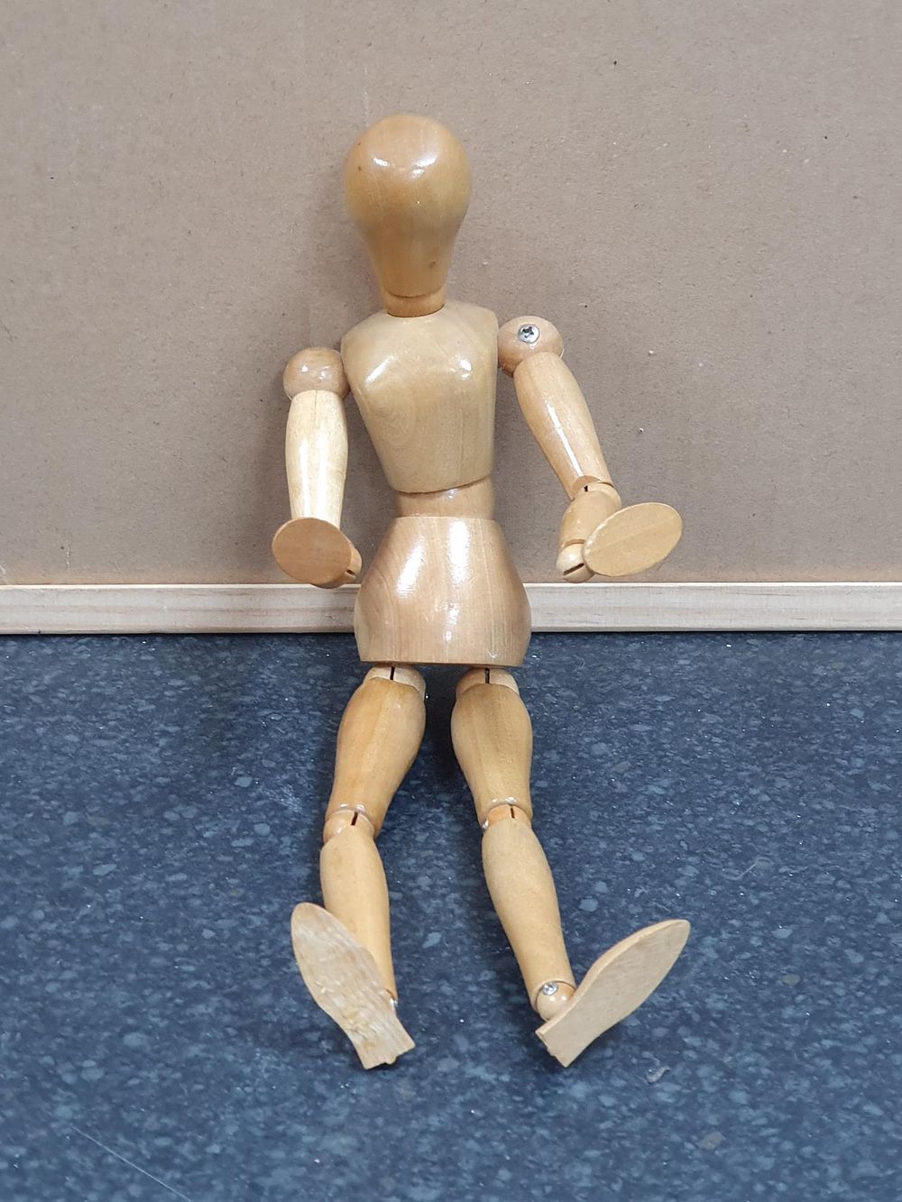 Lot 296: Articulated Natural Wood Artists Mannequin Drawing Figure