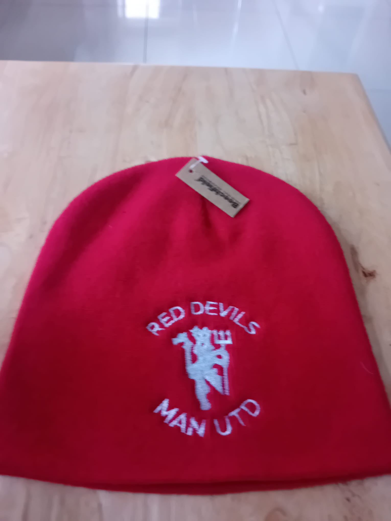 Beechfield Manchester United F.C. Red Devils Embroidered Knit Beanie Hat