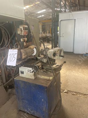 מכונה להשחזת כלים תוצרת BRIELY אנגליה .