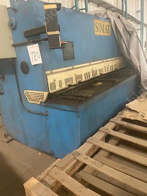 •	גליוטינה תוצרת סימת הידראולית אורך 3.100 מ' , עובי חיתוך 15 מ"מ שנת ייצור 1997 .