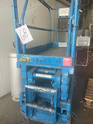 במת הרמה 6 מטר גובה, פתיחה הידראולית -חשמלי דגם MX19 UP RIGHT.