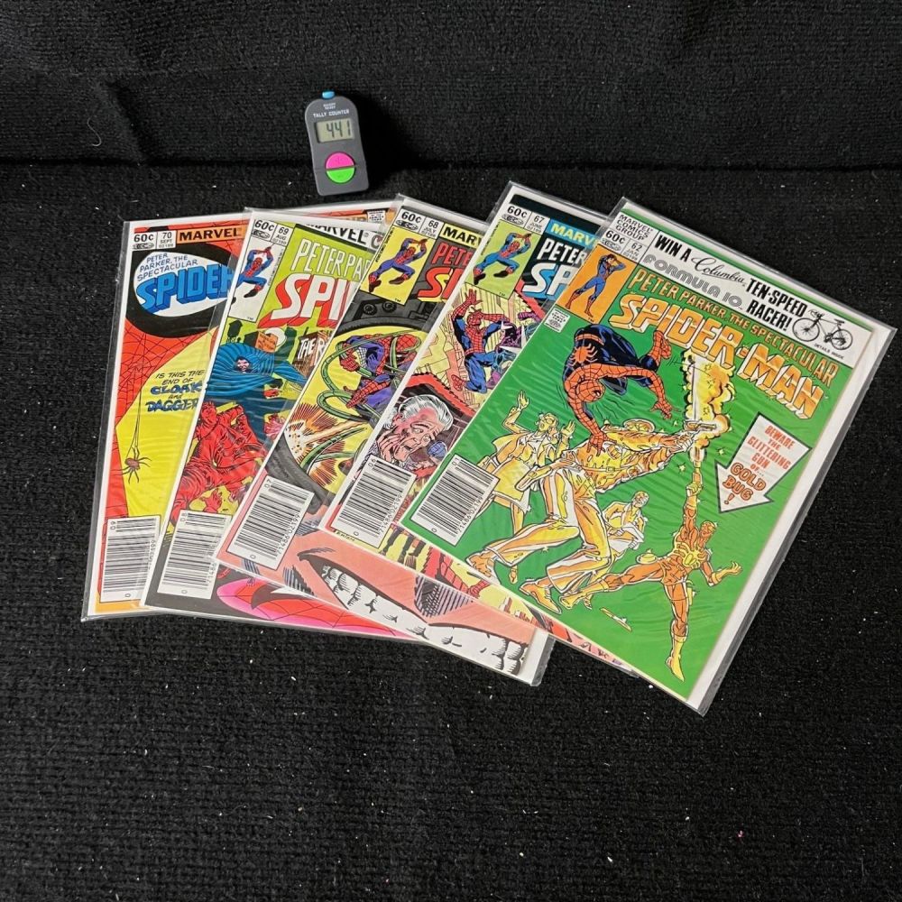 Lot 441: Spectacular Spider-man  Lot w/ Frank Miller