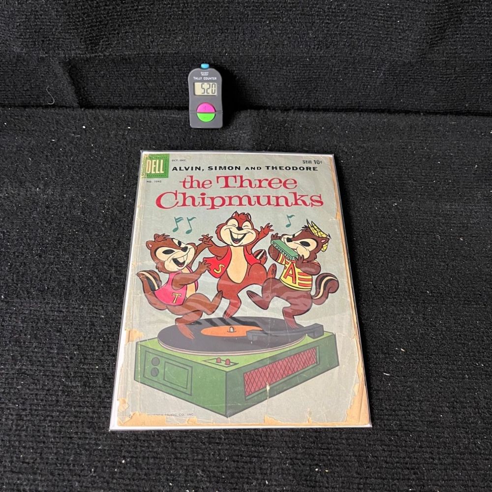 Lot 520: Four Color 1042 1st app Alvin & the Chipmunks