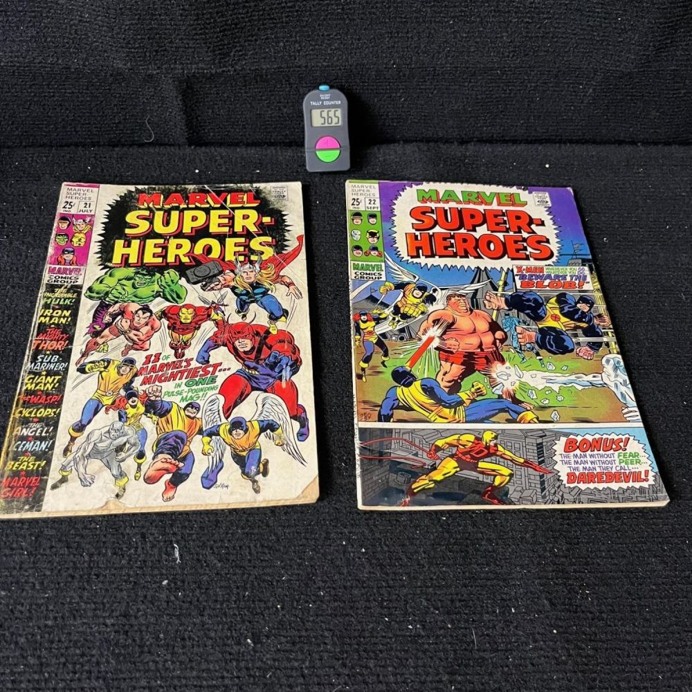 Lot 565: Marvel Super-Heroes 21 & 22 Feat. Avengers