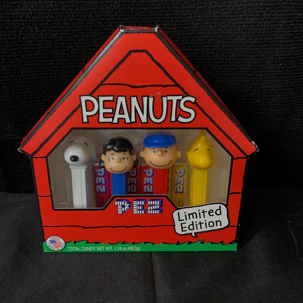 Lot 423: Lim Ed Peanuts Pez NIB