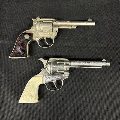 Hubley Wyatt Earp Vintage Cap Guns. Rare Vintage WYATT EARP TOY CAP Guns by Hubley Toy 