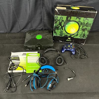 XBOX Game Console with Original Box +. Original XBOX Game Console with original box, controller 