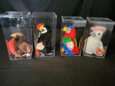 I00050 A Collection of Ty Beanie Baby Bird Plush Toys Including Puffer the Puffin. BID PER WHAT 