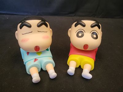 I00537 A Pair of Crayon Shin-chan Kawaii Anime Desktop Phone Holders. BID PER WHAT YOU SEE IN 