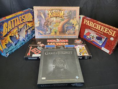 I00388 A Collection of Vintage and Contemporary Board Games including Golden Key to the Kingdom. 