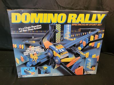 I00291 Pressman Domino Rally Spectacular Stunt Set. BID PER WHAT YOU SEE IN THE PHOTO, NOT THE 