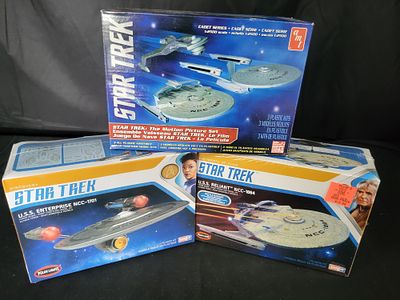 I00191 A Trio of Star Trek Plastic Model Kits Including AMT Cadet Series and Polar Lights Snap Kits