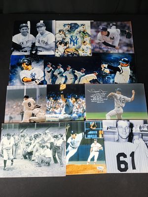 I01724 | Twelve New York Yankees Baseball Photographs and Prints including Autographed Examples. 