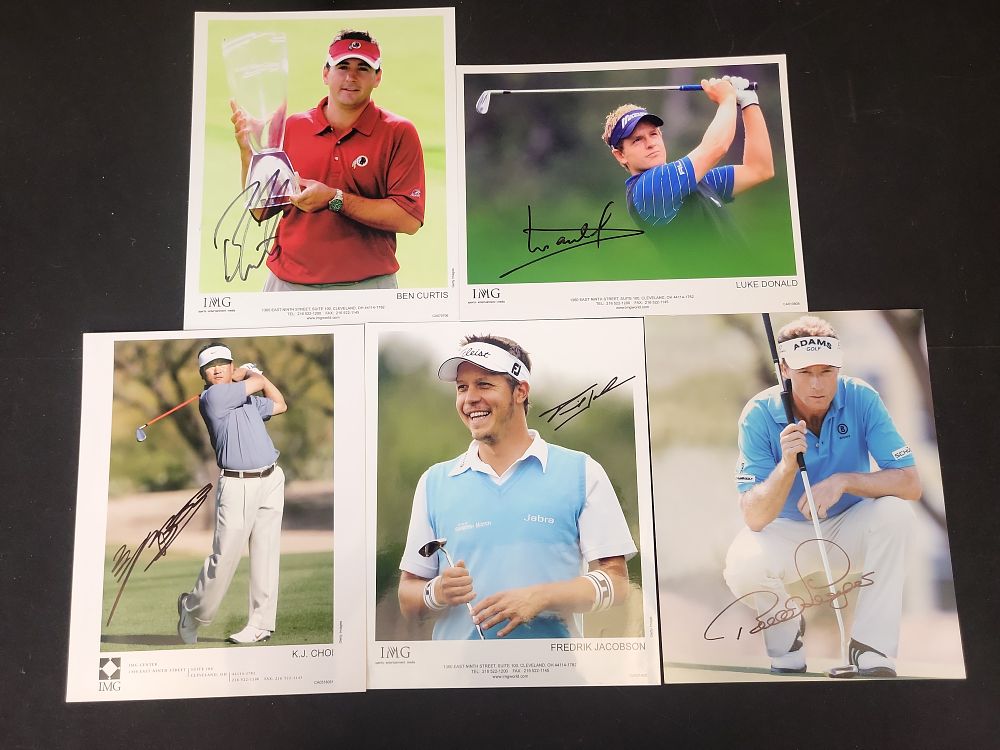 Lot 261: I01438 | A Collection of Five Autographed Professional Golfer Promotional Photographs