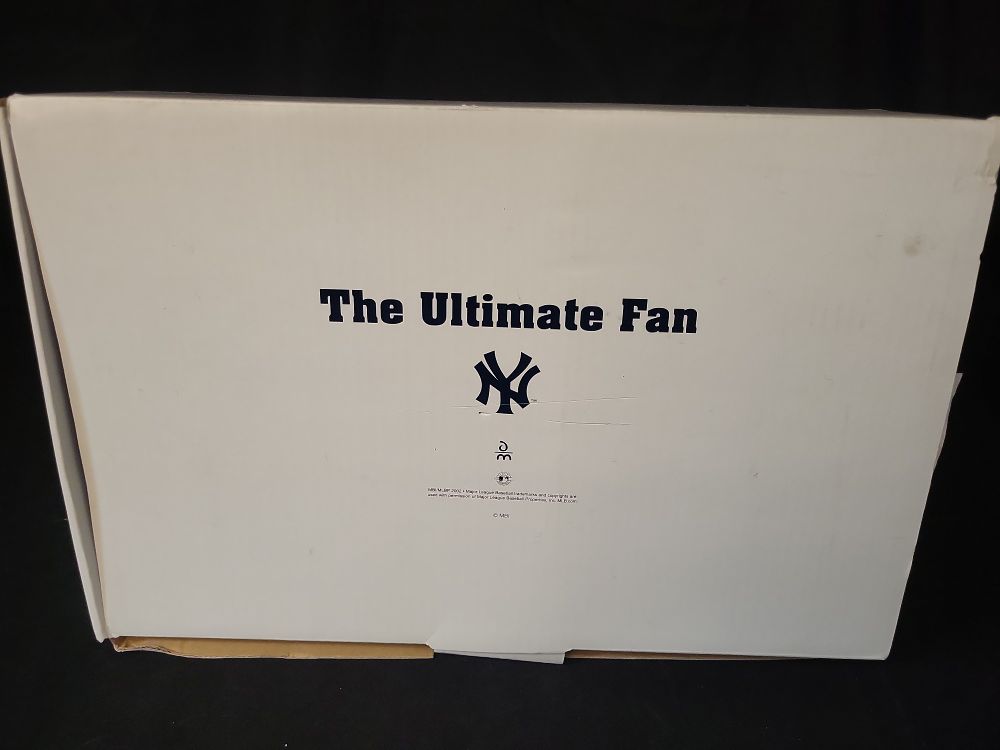 Lot 363: I01866 | Danbury Mint New York Yankees Teddy The Die Hard Yankees Fan Collectible Plush Set