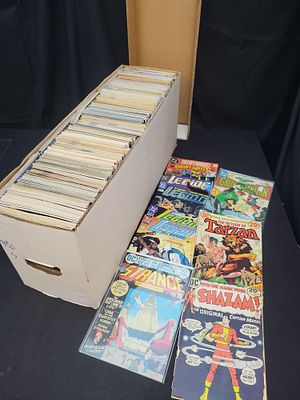 I02091 | A Collection of DC Comic Books, Bronze to Modern Age. BID PER WHAT YOU SEE IN THE PHOTO 