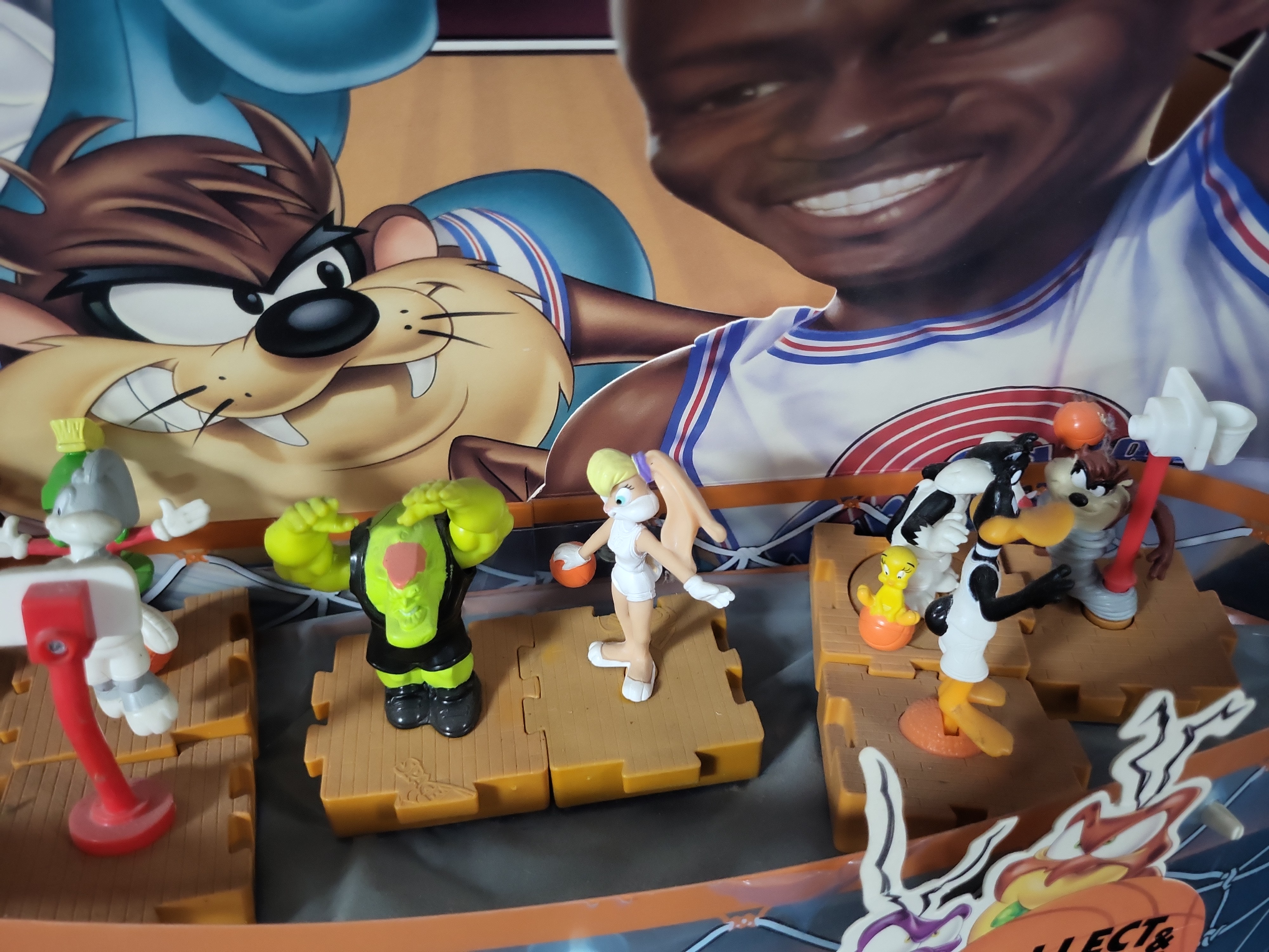 I03182 | McDonalds 1996 Space Jam Happy Meal Promotional Store Display with Toys