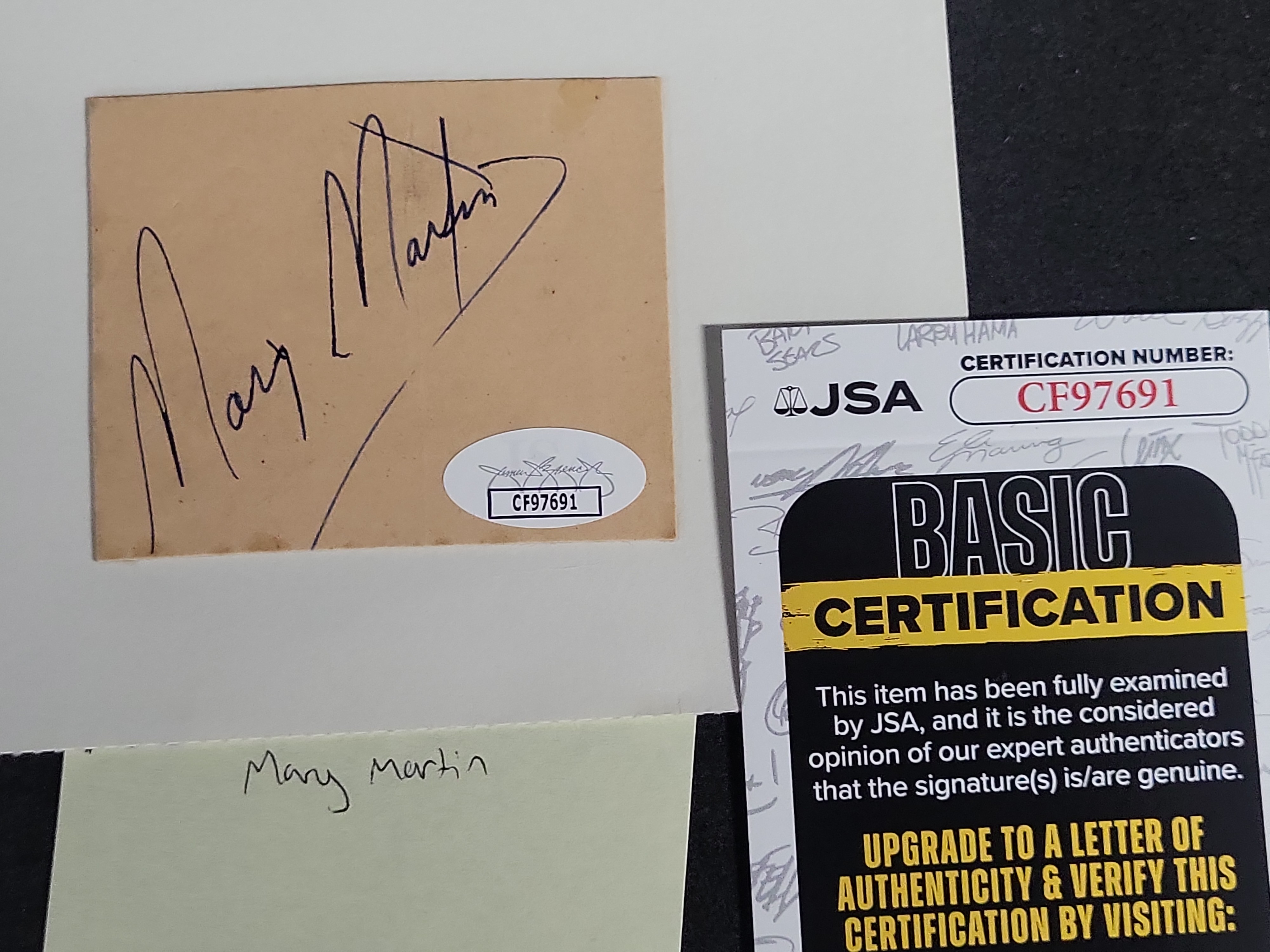 I03431 | Mary Martin Authenticated Autograph Display
