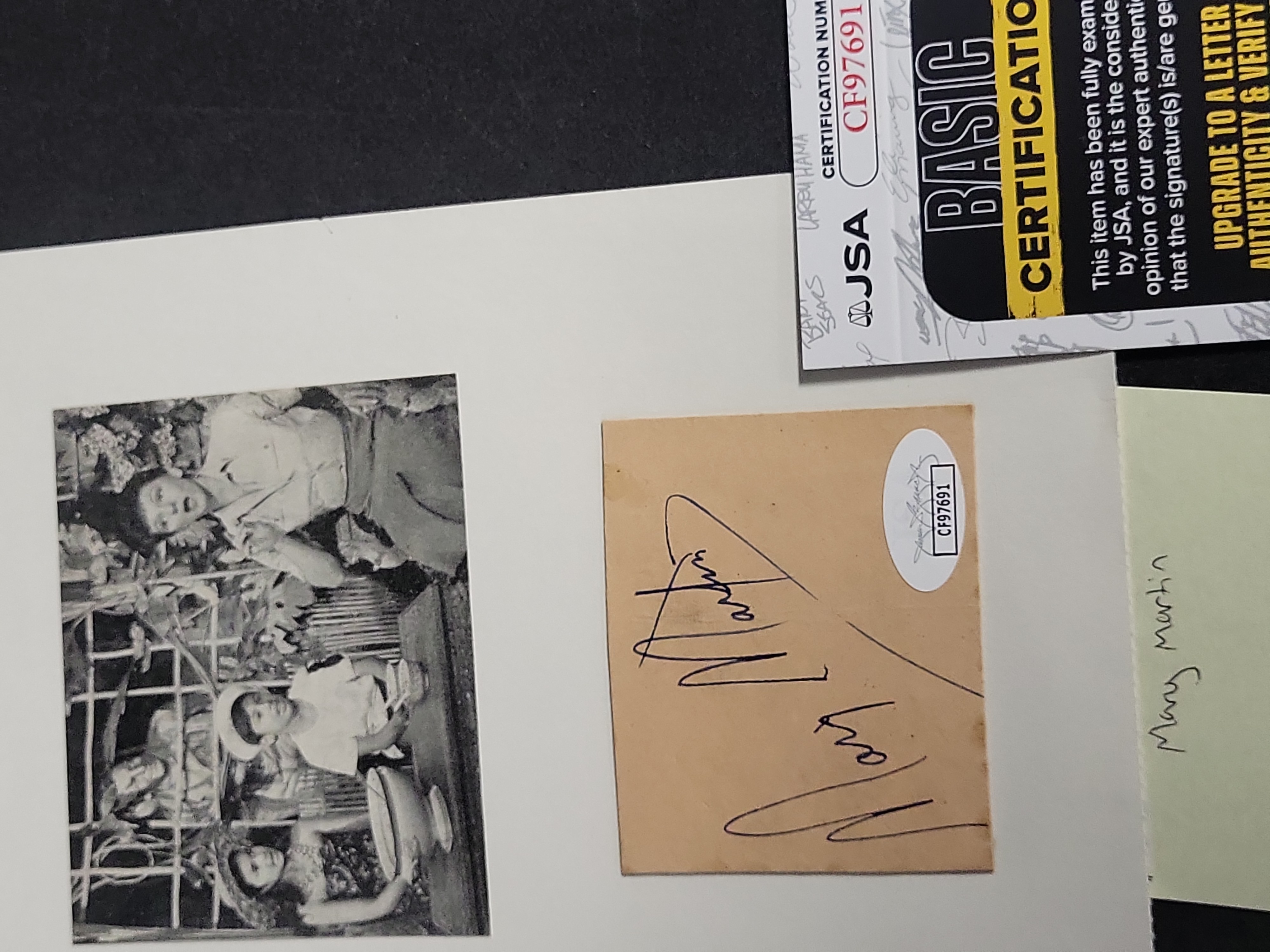 I03431 | Mary Martin Authenticated Autograph Display