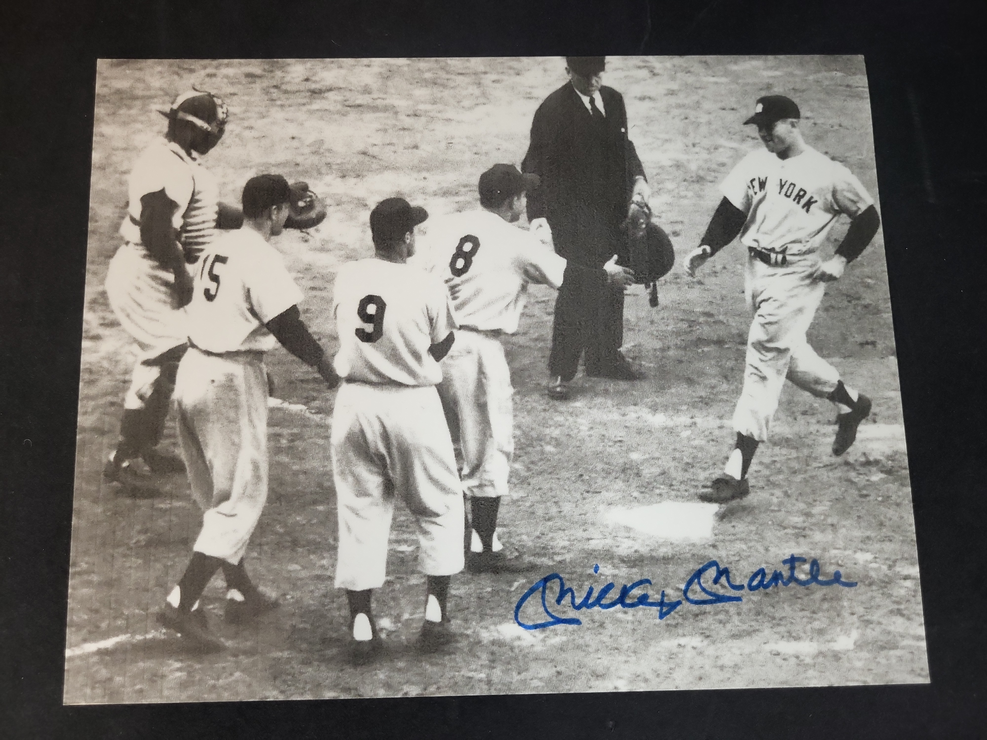 I03012 | Mickey Mantle Signed New York Yankees Home Run Celebration Photograph