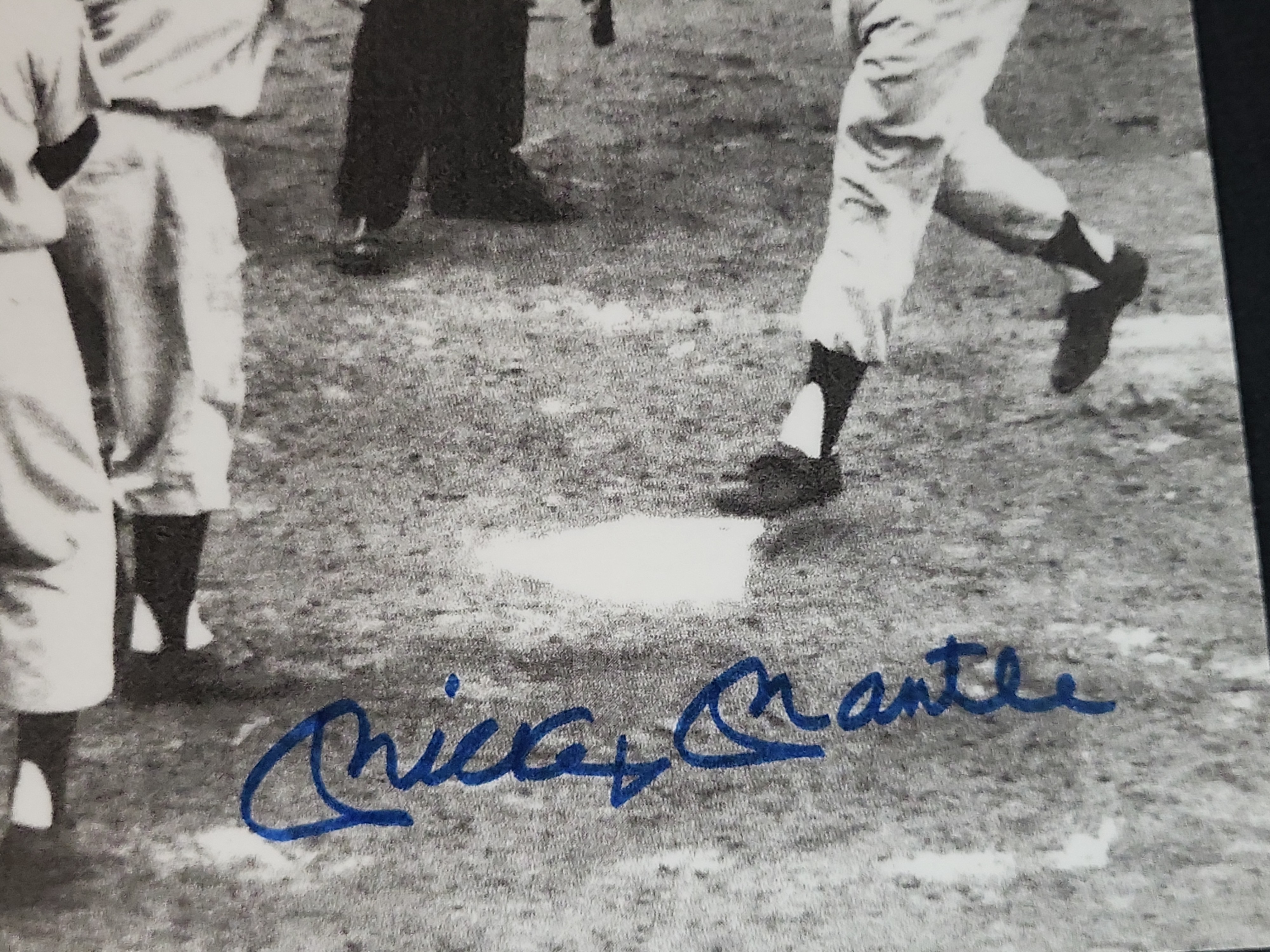 I03012 | Mickey Mantle Signed New York Yankees Home Run Celebration Photograph