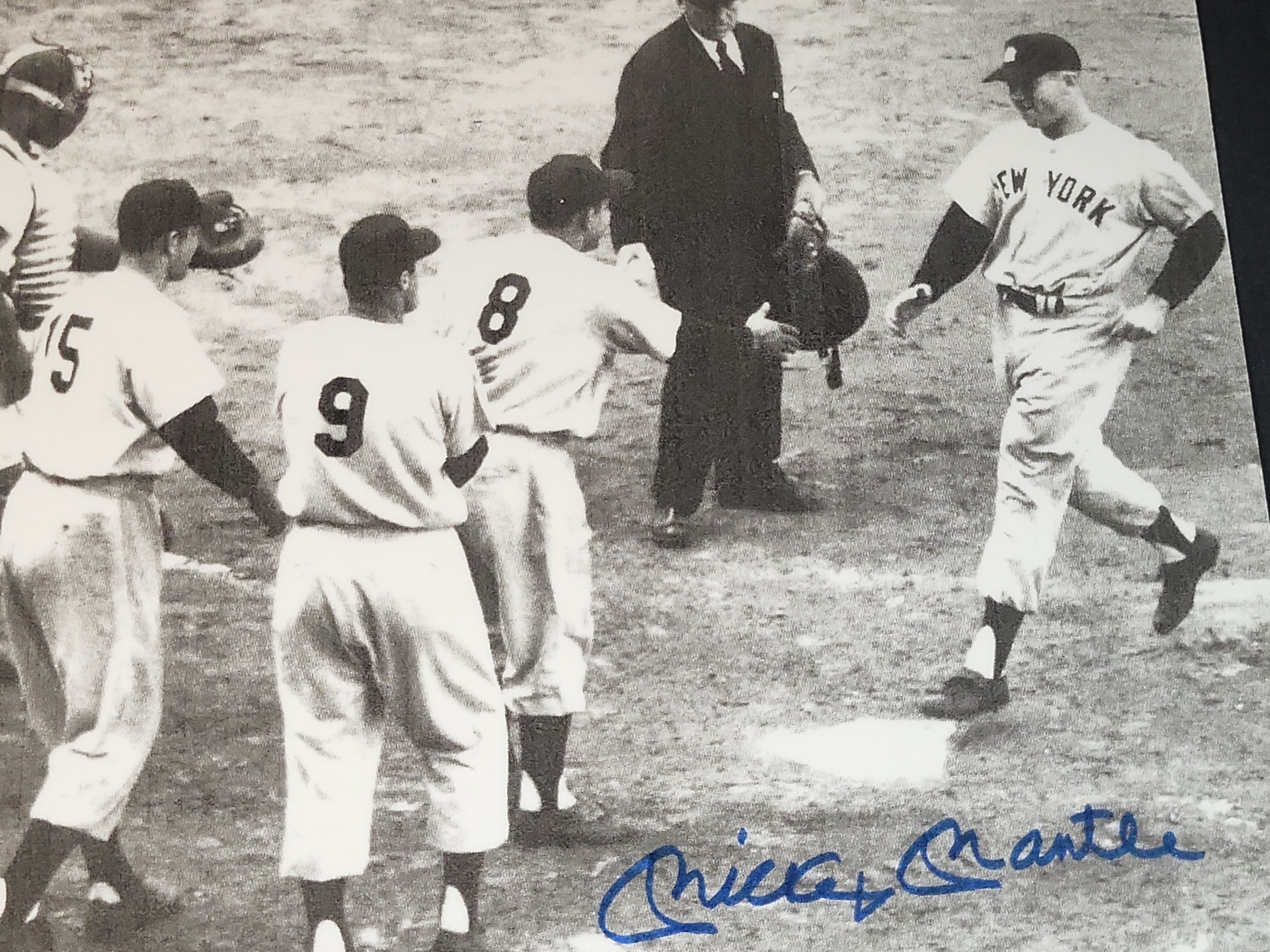 I03012 | Mickey Mantle Signed New York Yankees Home Run Celebration Photograph