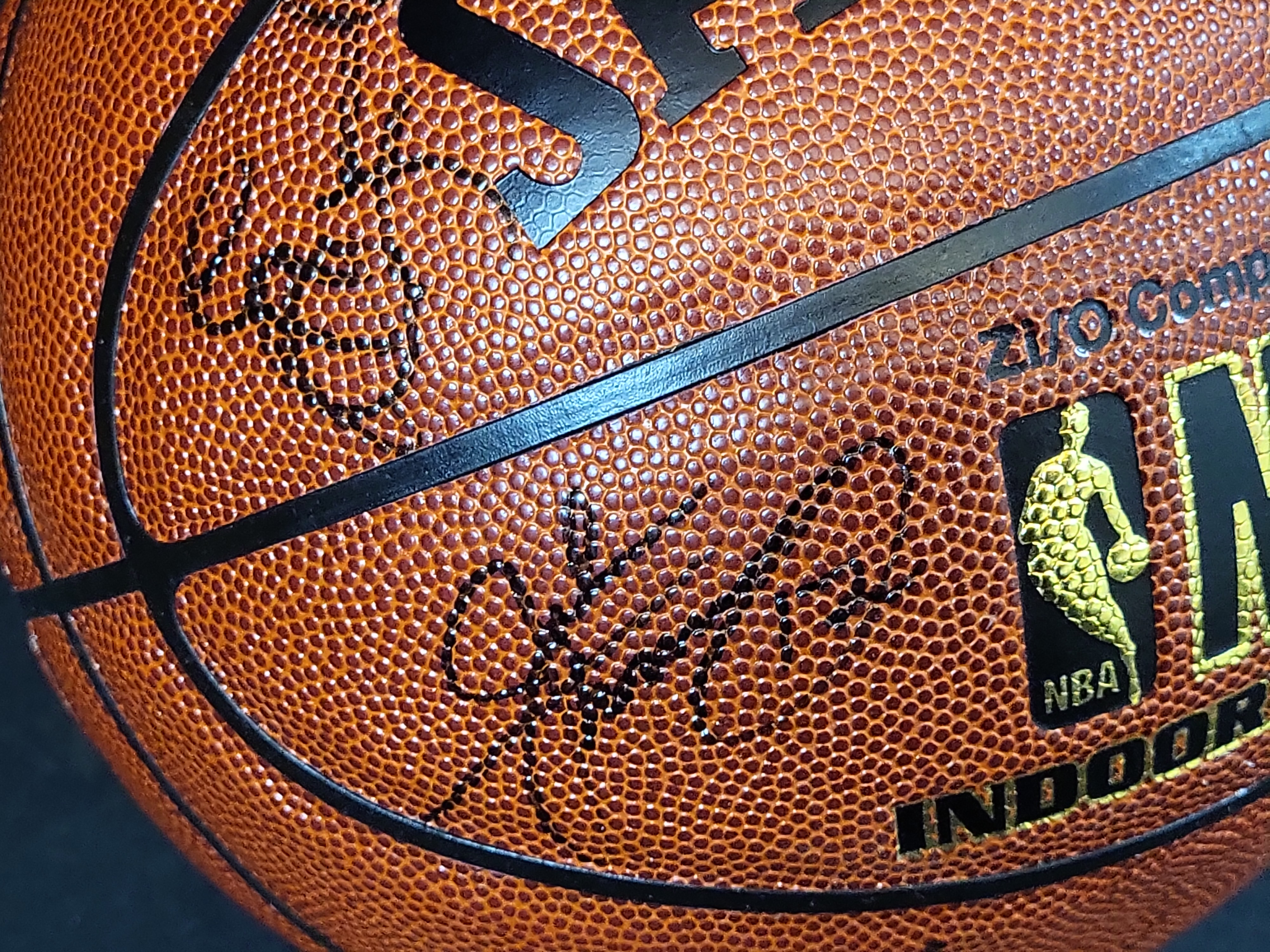 I03095 | 2004-05 Minnesota Timberwolves Team-Signed Spalding Basketball with 13 Signatures Including Kevin Garnett and JSA LOA