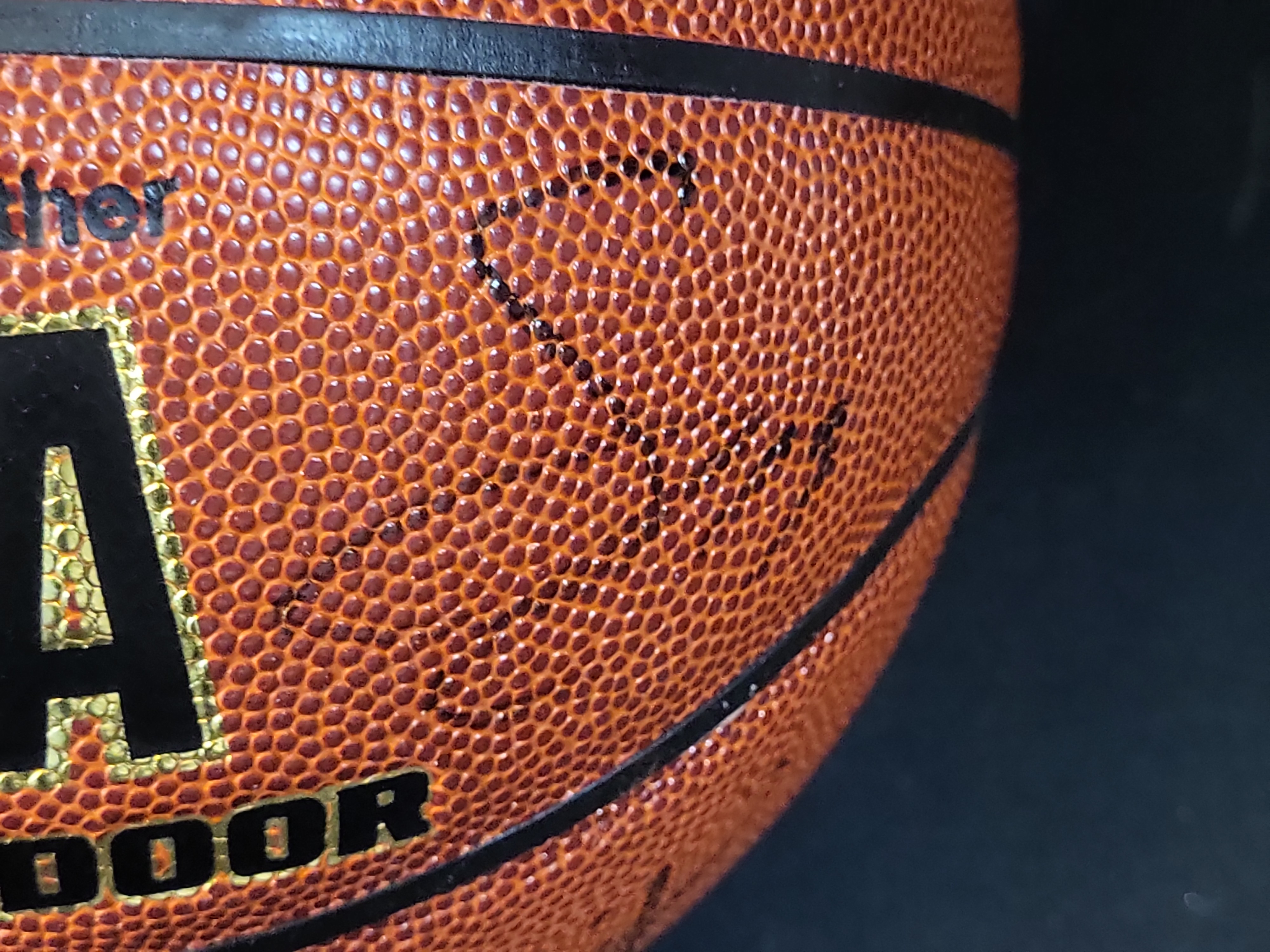 I03095 | 2004-05 Minnesota Timberwolves Team-Signed Spalding Basketball with 13 Signatures Including Kevin Garnett and JSA LOA