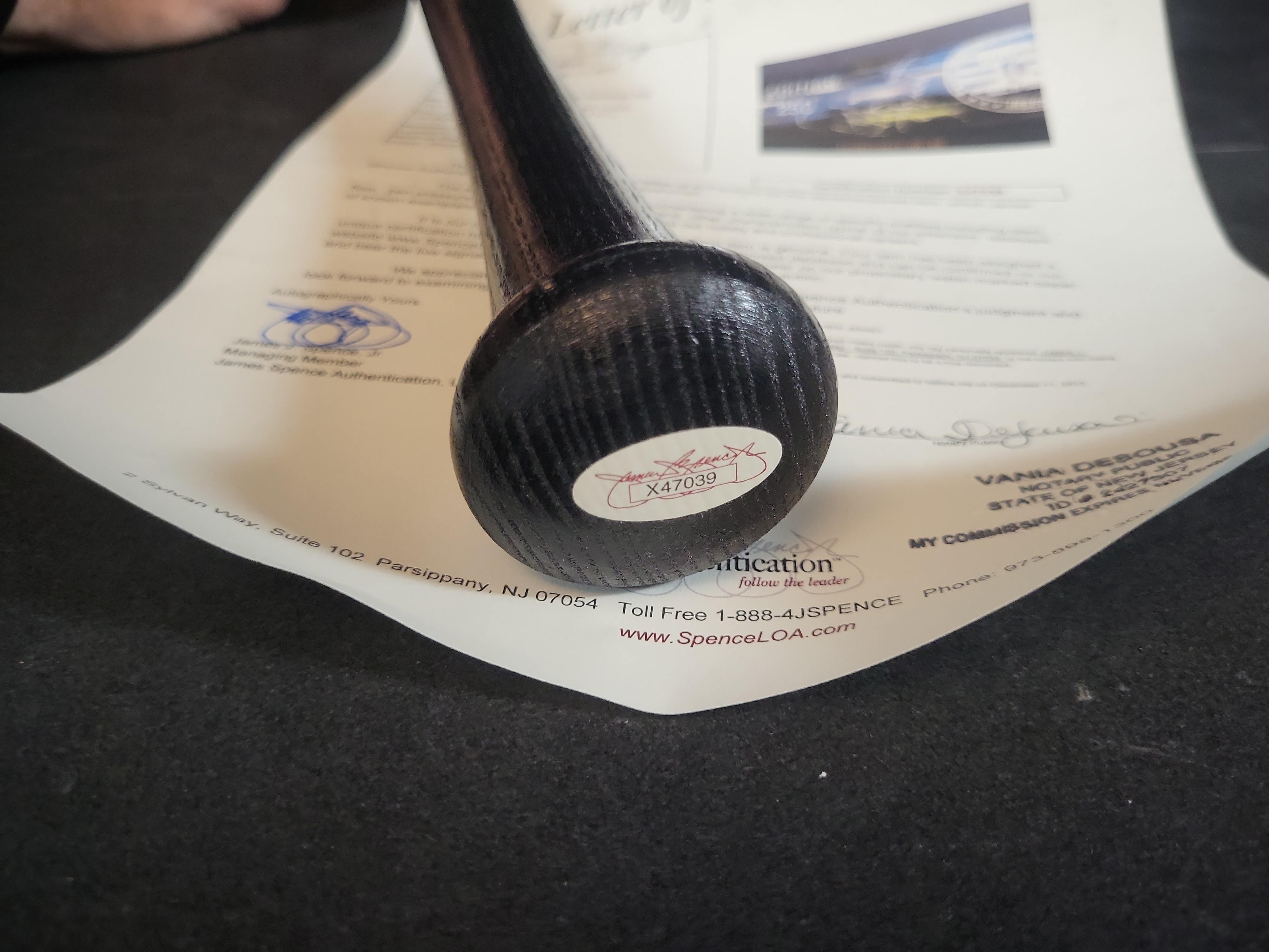 I03114 | Robin Yount Autographed Limited Edition 1999 National Baseball Hall of Fame Induction Louisville Slugger Bat with JSA LOA