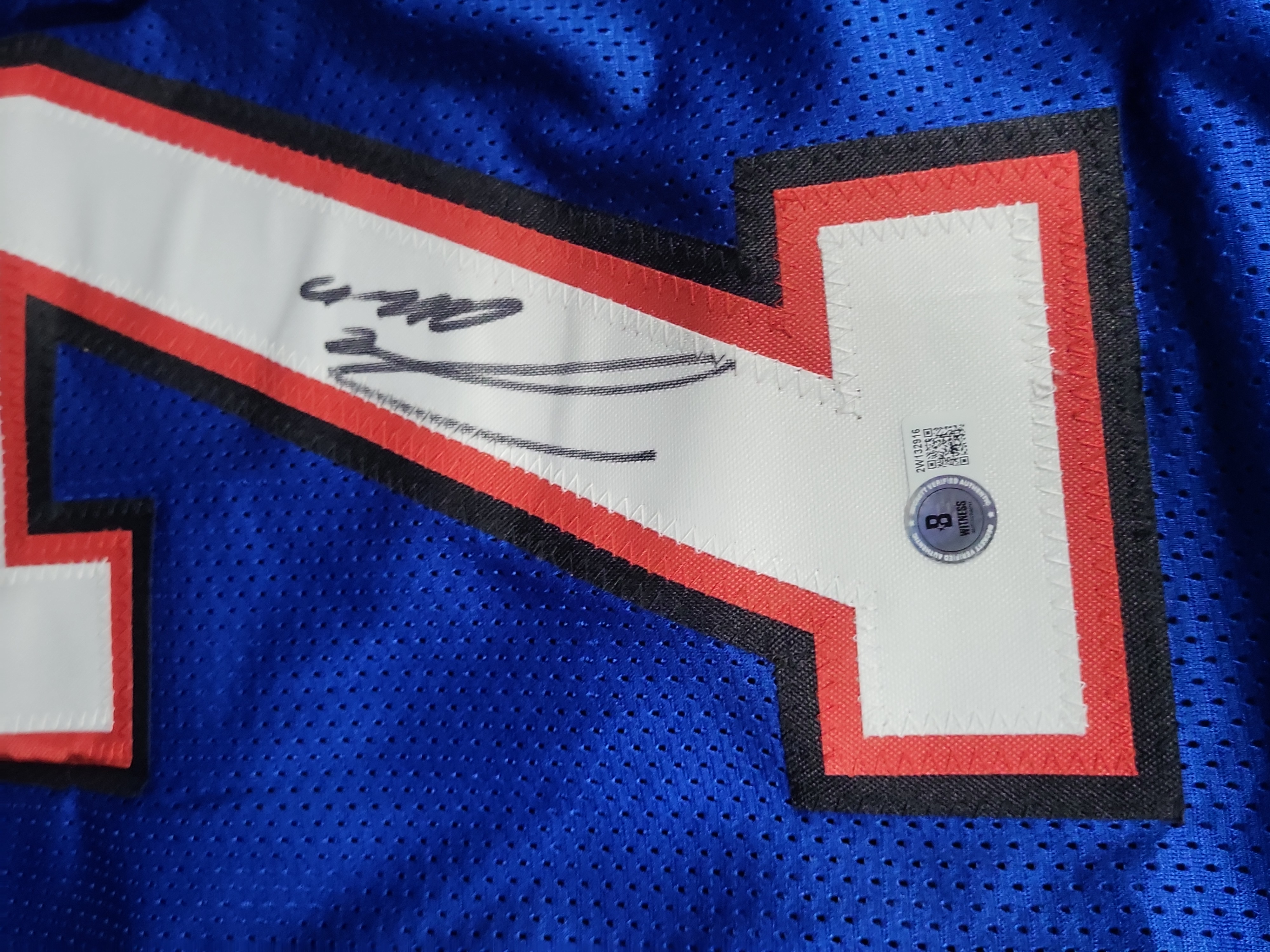 I03555 | Josh Allen Signed Buffalo Bills Custom Style Blue Football Jersey Beckett Witnessed
