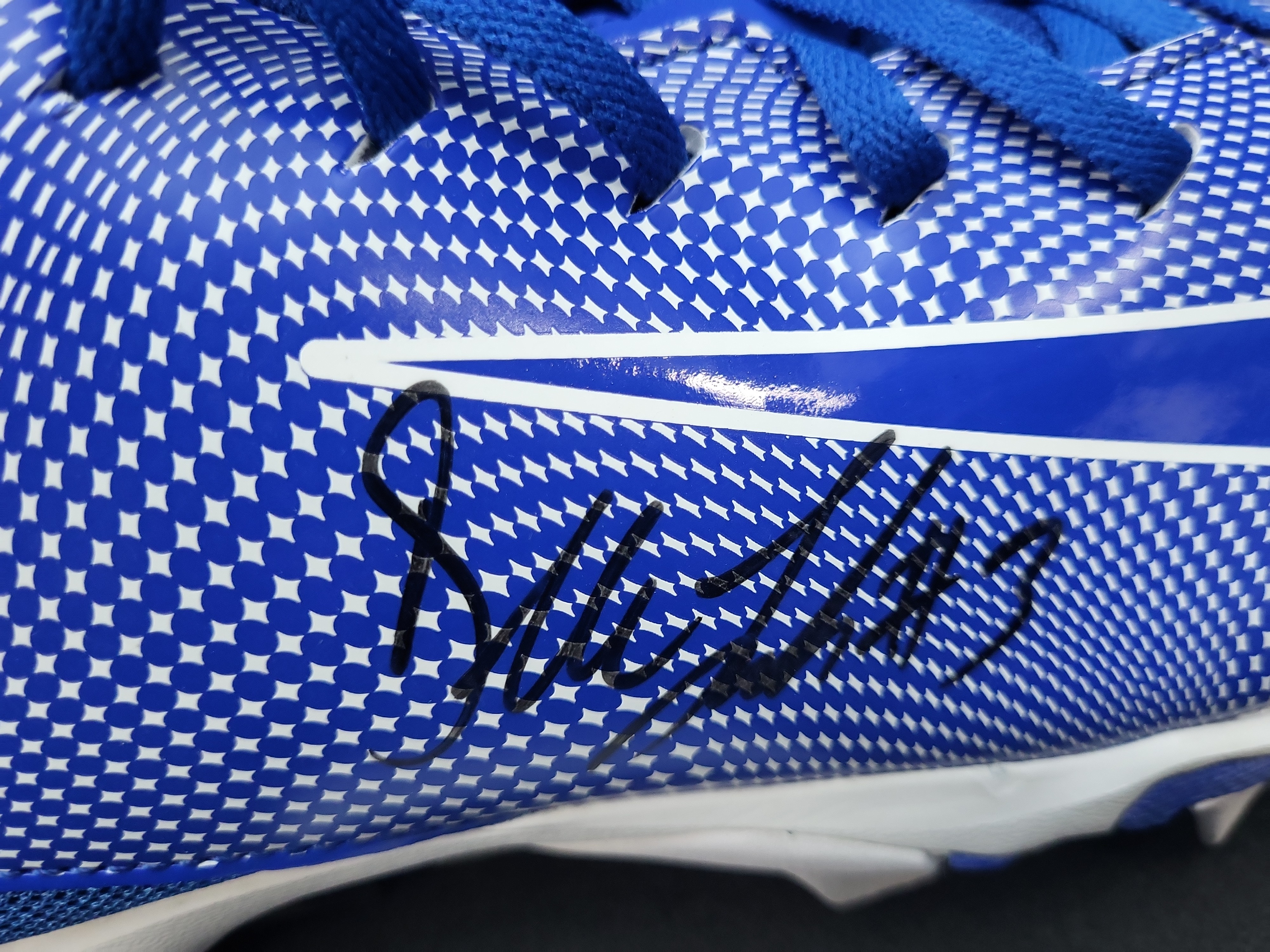 I03572 | Andrew Luck Autographed Nike Vapor Edge Team Football Cleat with Beckett Witnessed COA
