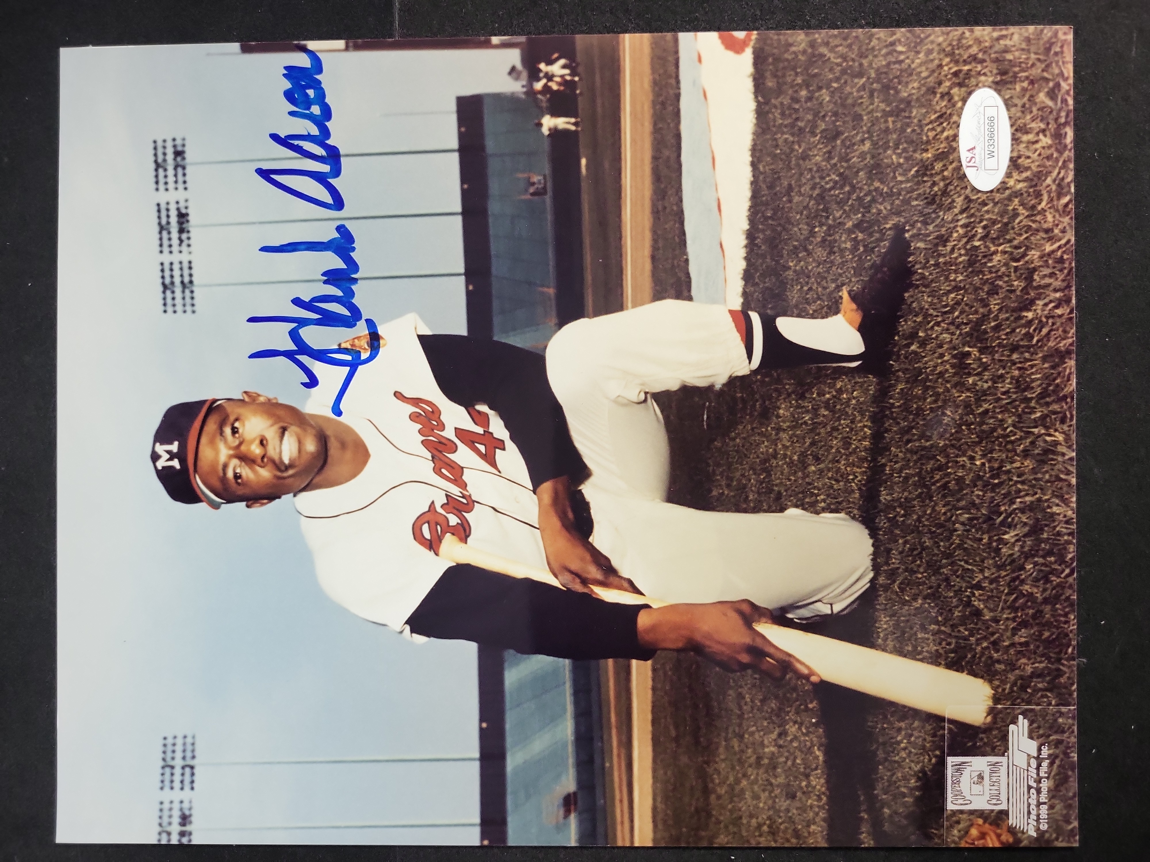 I03418 | Hank Aaron Hand-Signed Milwaukee Braves 8x10 Photograph with JSA Authentication
