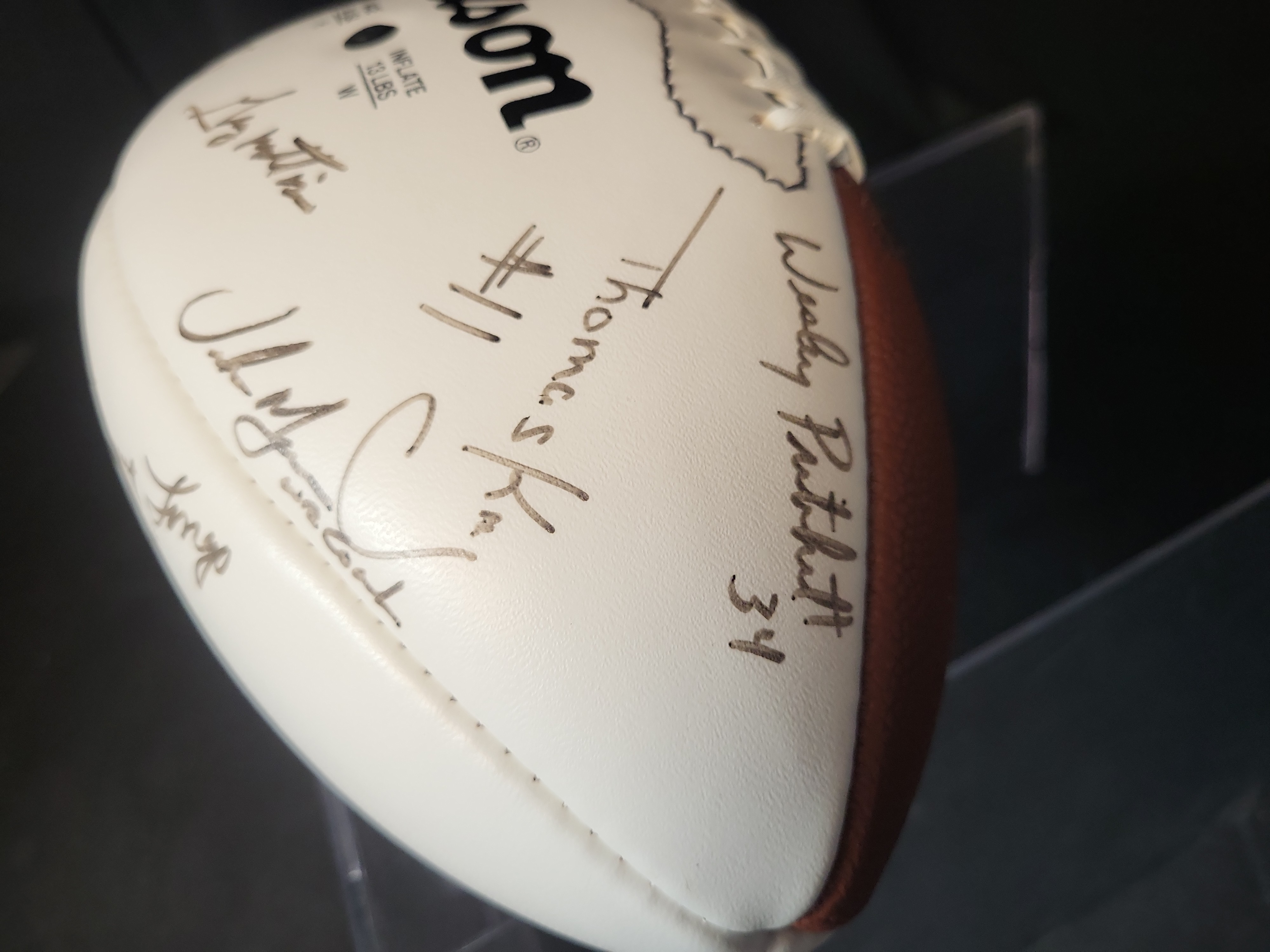 I03067 | Notre Dame Fighting Irish Multi-Signed Wilson Official NFL White Panel Football