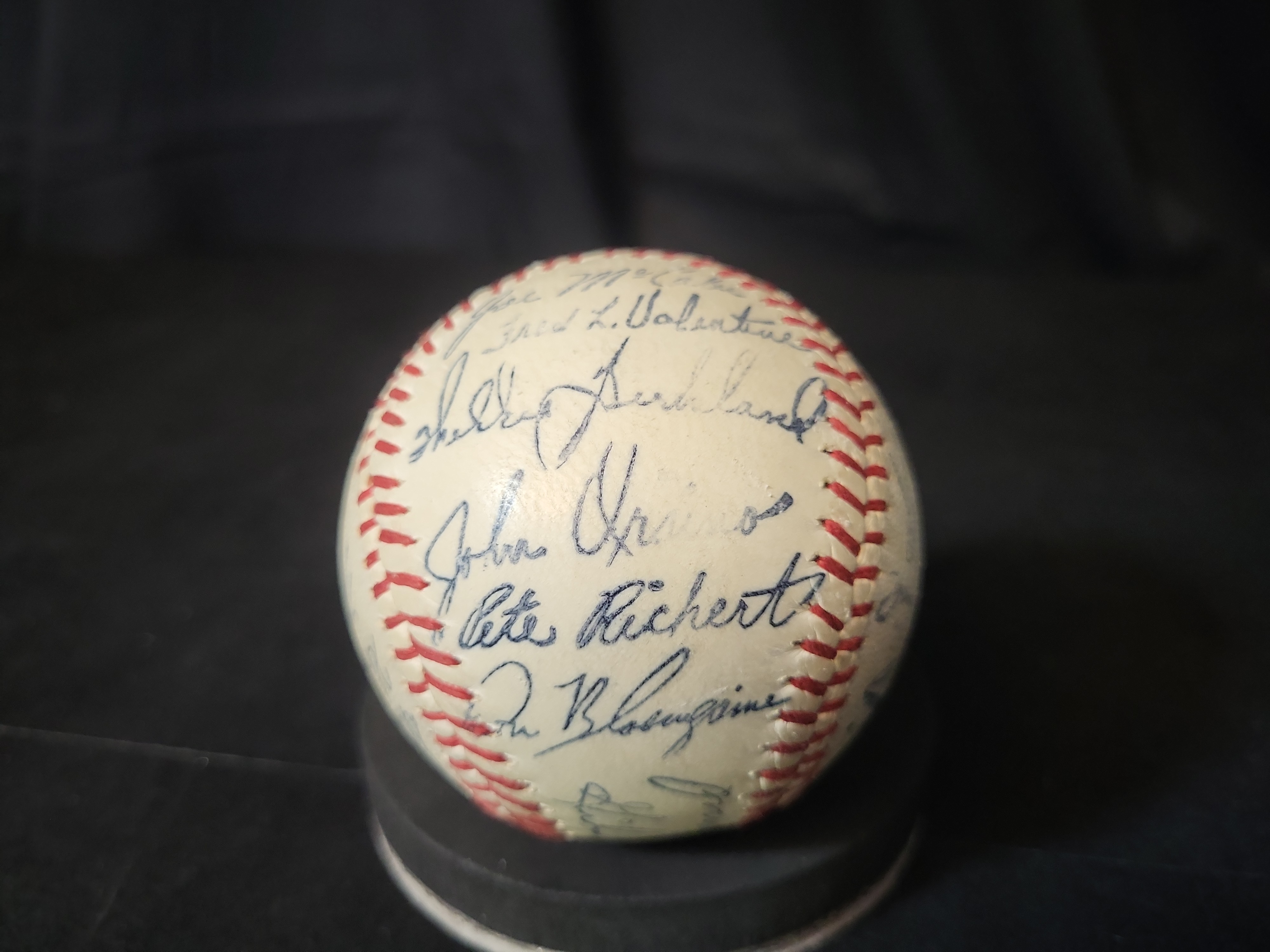 I03075 | Washington Senators Team-Signed Baseball Circa 1965 Featuring Gil Hodges