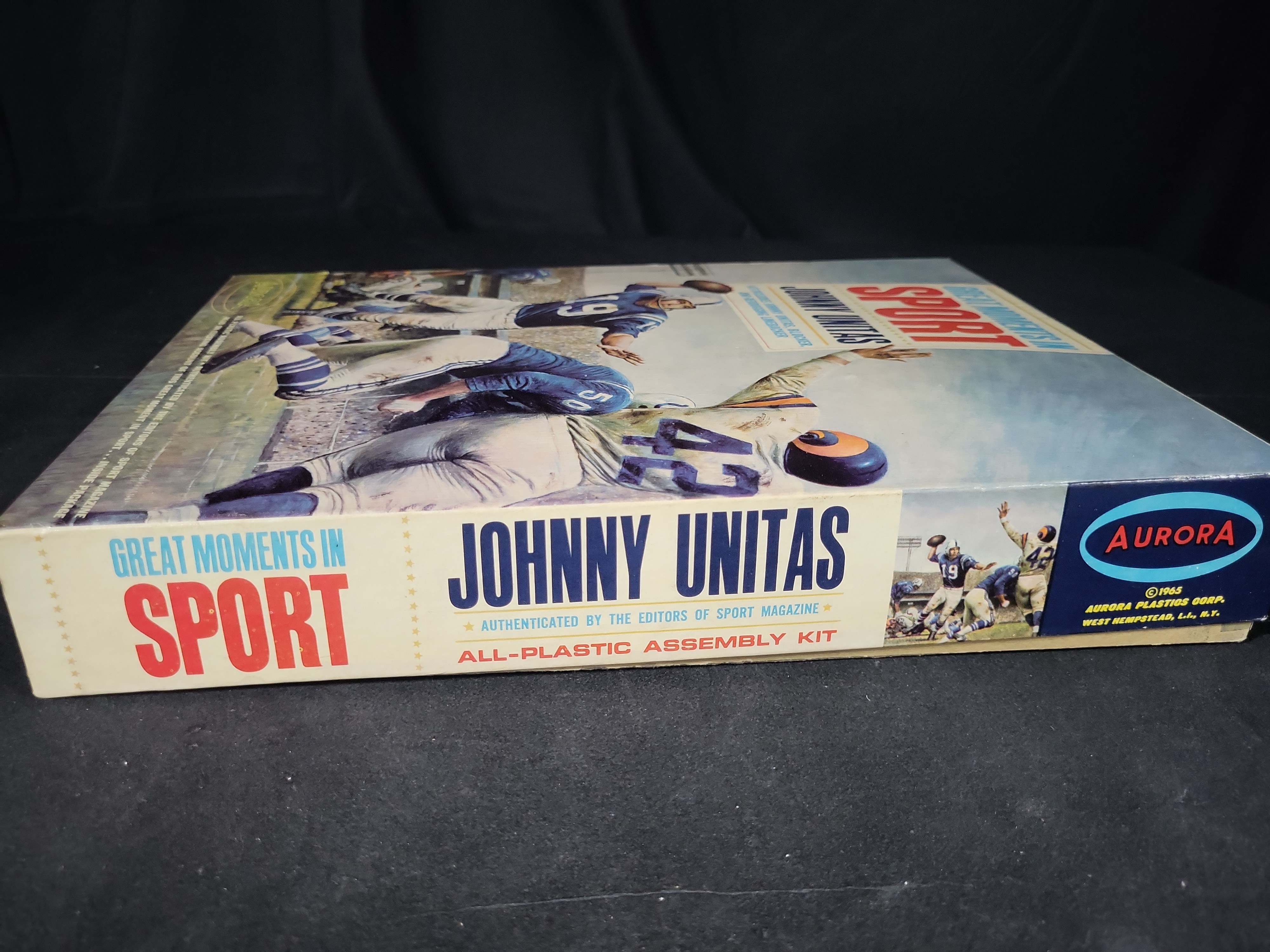 I03205 | 1965 Aurora Great Moments in Sport Johnny Unitas Plastic Assembly Model Kit No. 864-198