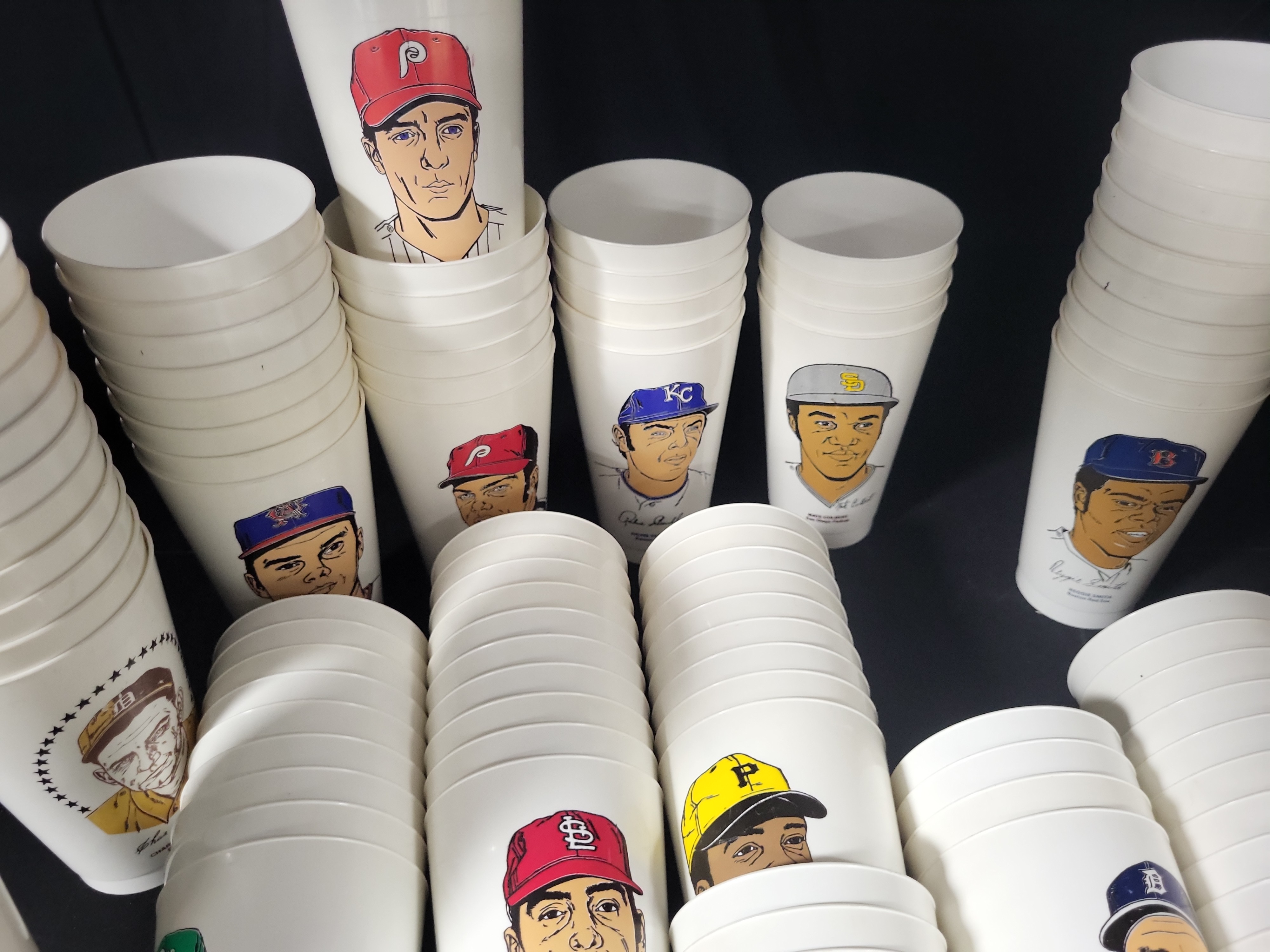 I03186 | A Collection of Early 1970s 7-Eleven Slurpee MLB Baseball Player Cups