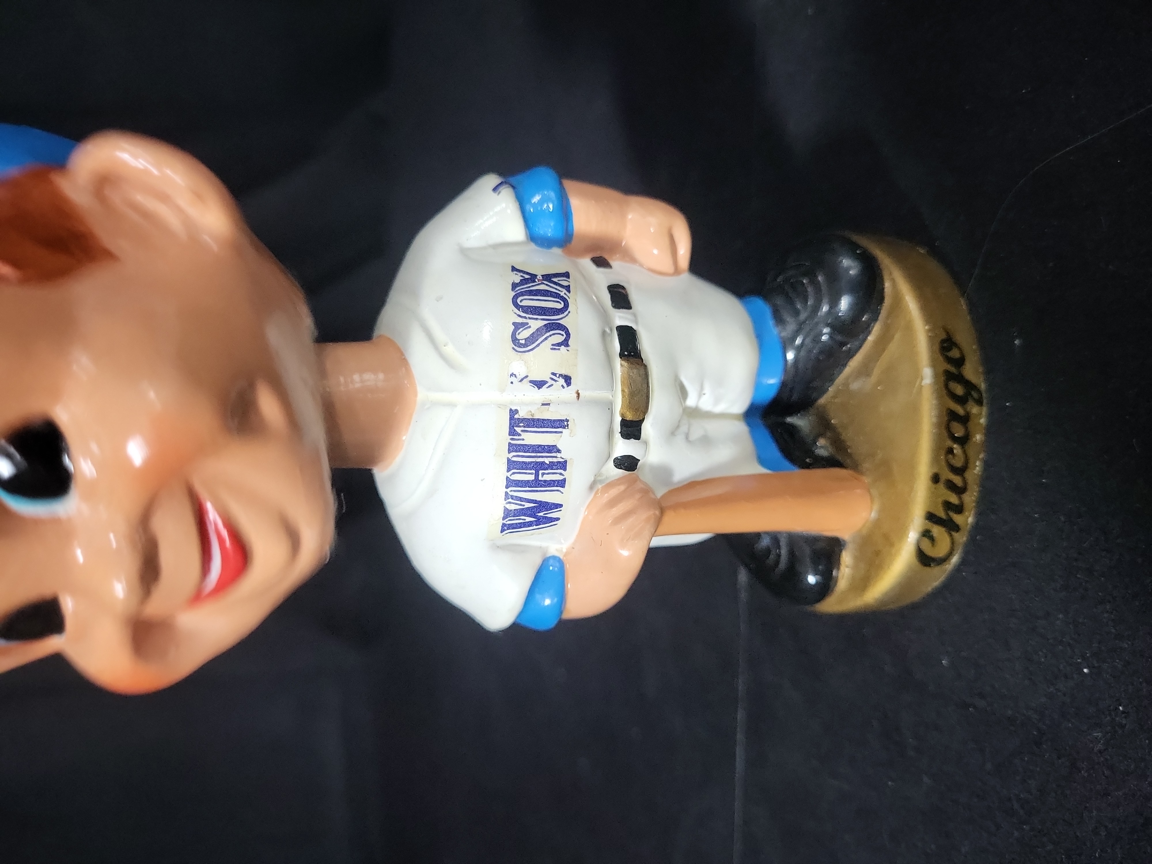 I03193 | Vintage 1960s Chicago White Sox Gold Base Baseball Bobblehead Nodder