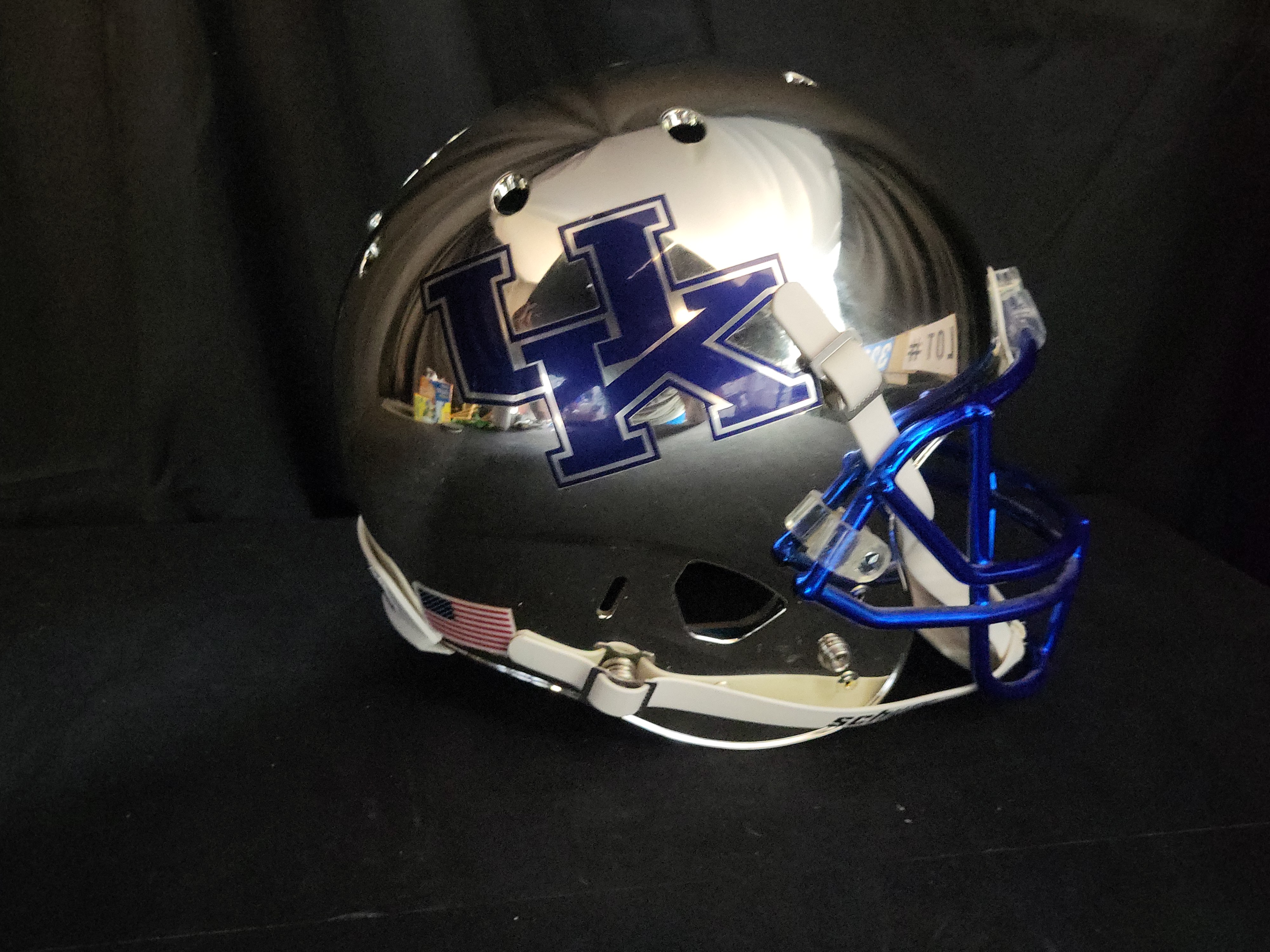 I03212 | Schutt University of Kentucky Wildcats Chrome Replica Football Helmet