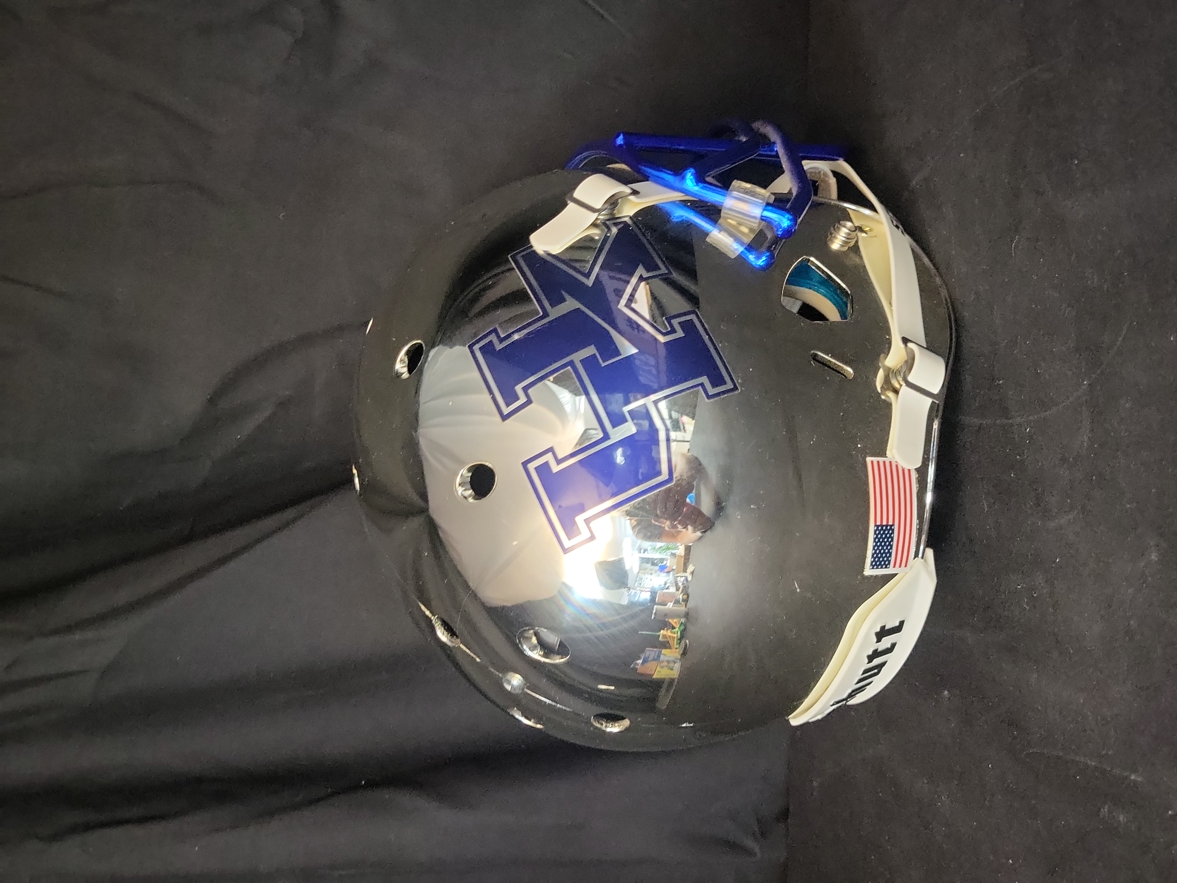 I03212 | Schutt University of Kentucky Wildcats Chrome Replica Football Helmet