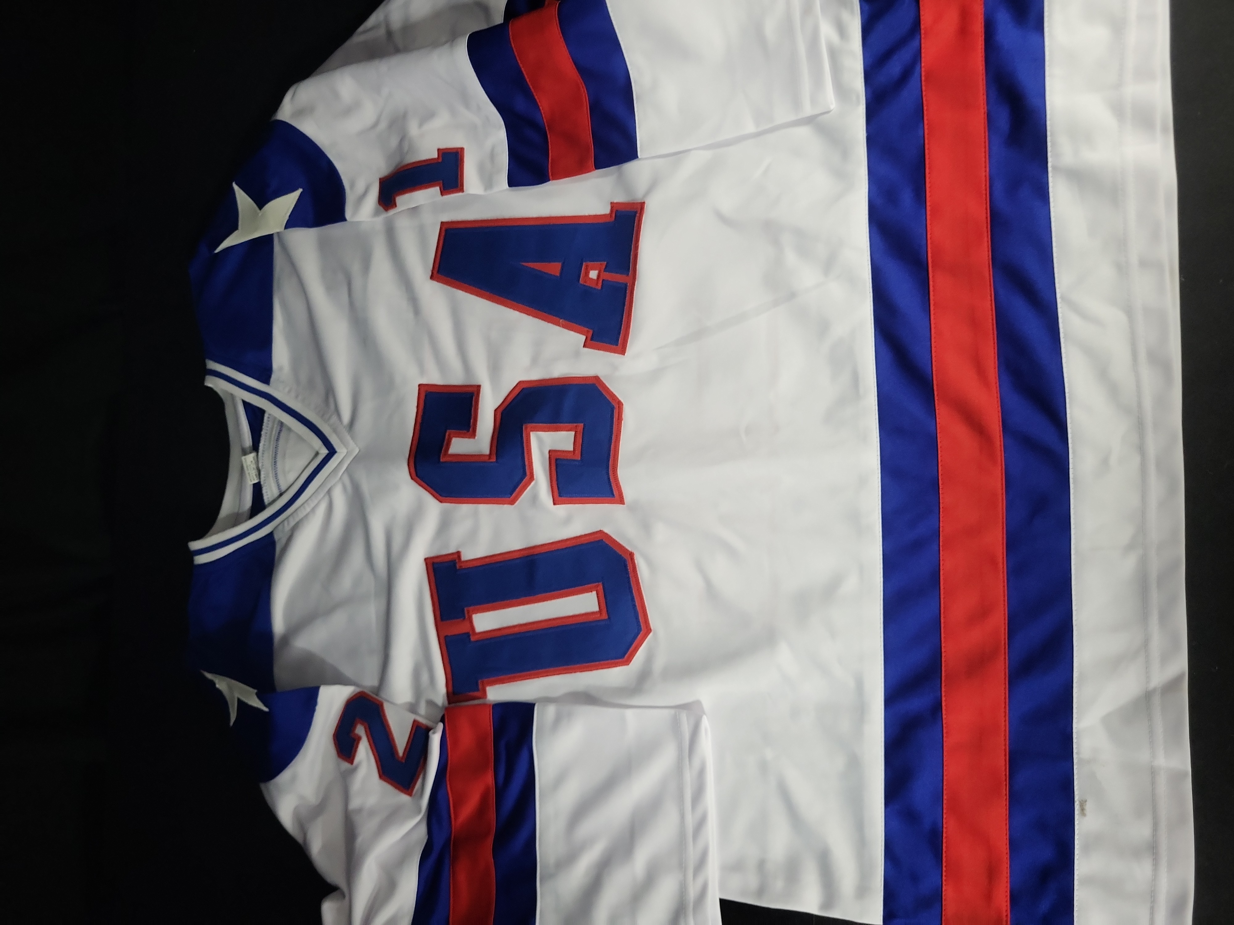 I03558 | Mike Eruzione Signed 1980 Team USA Miracle on Ice Style Replica Hockey Jersey JSA Authenticated