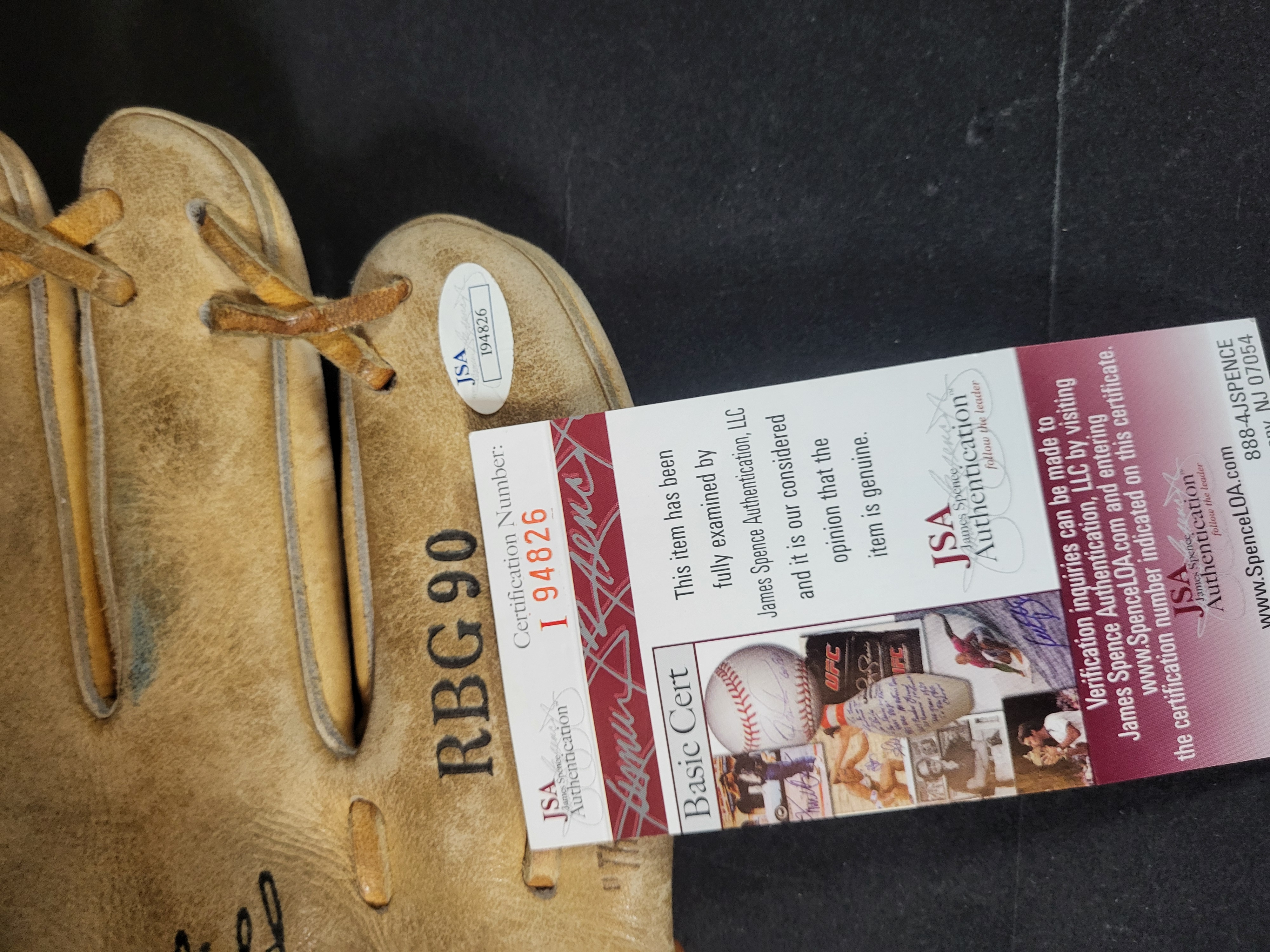 I03089 | Dave Winfield Autographed Rawlings RBG90 Baseball Glove with JSA Authentication