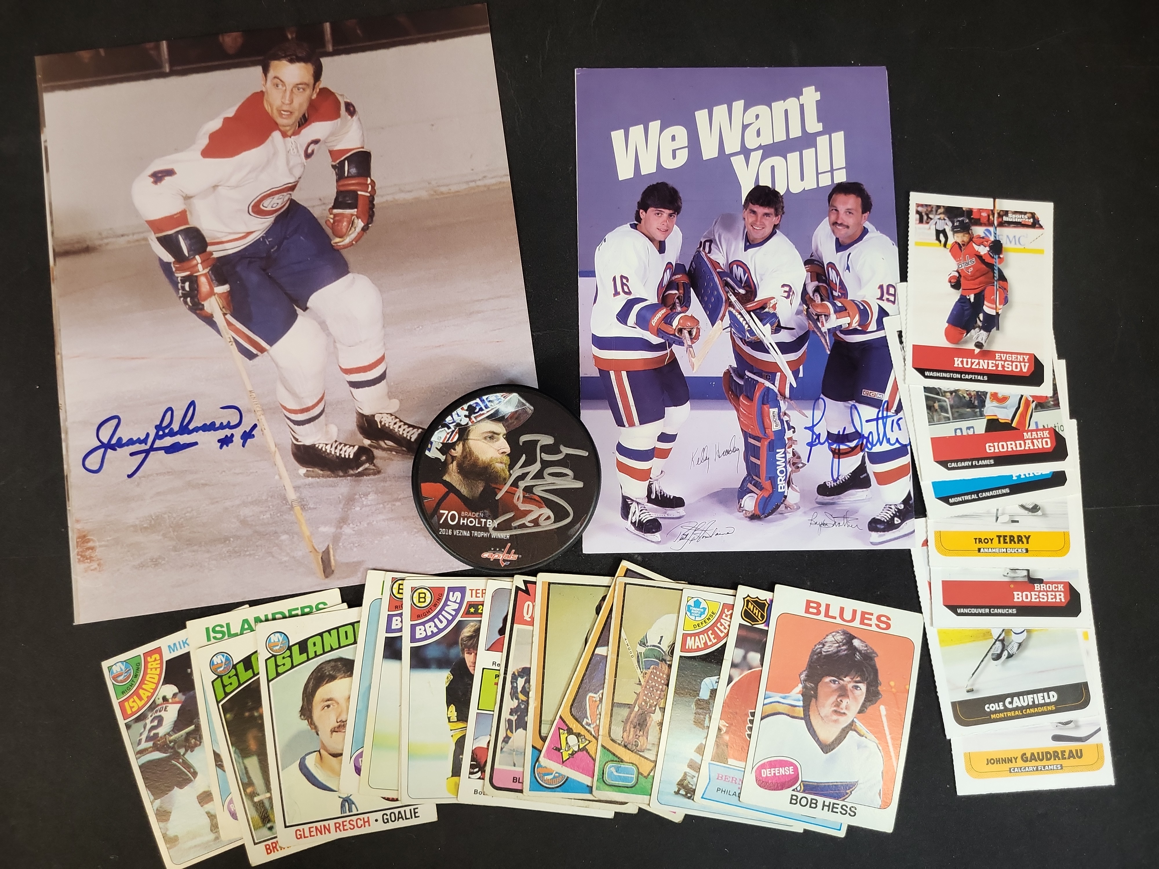 I03445 | A Collection of Professional Hockey Memorabilia Featuring Autographed Items and Trading Cards