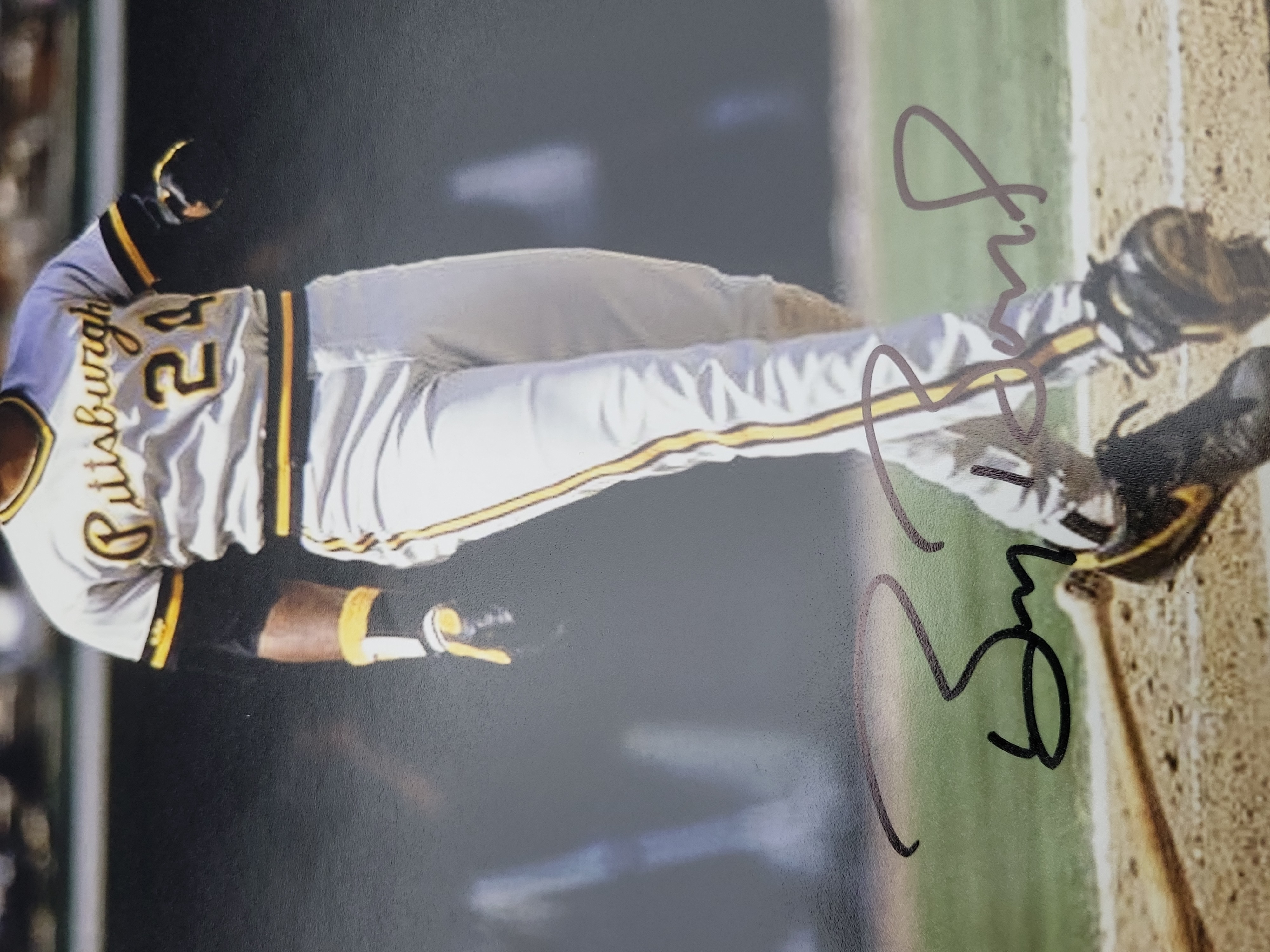 I01700 | Barry Bonds Signed Pittsburgh Pirates 8x10 Photograph with Personal Authentication Hologram