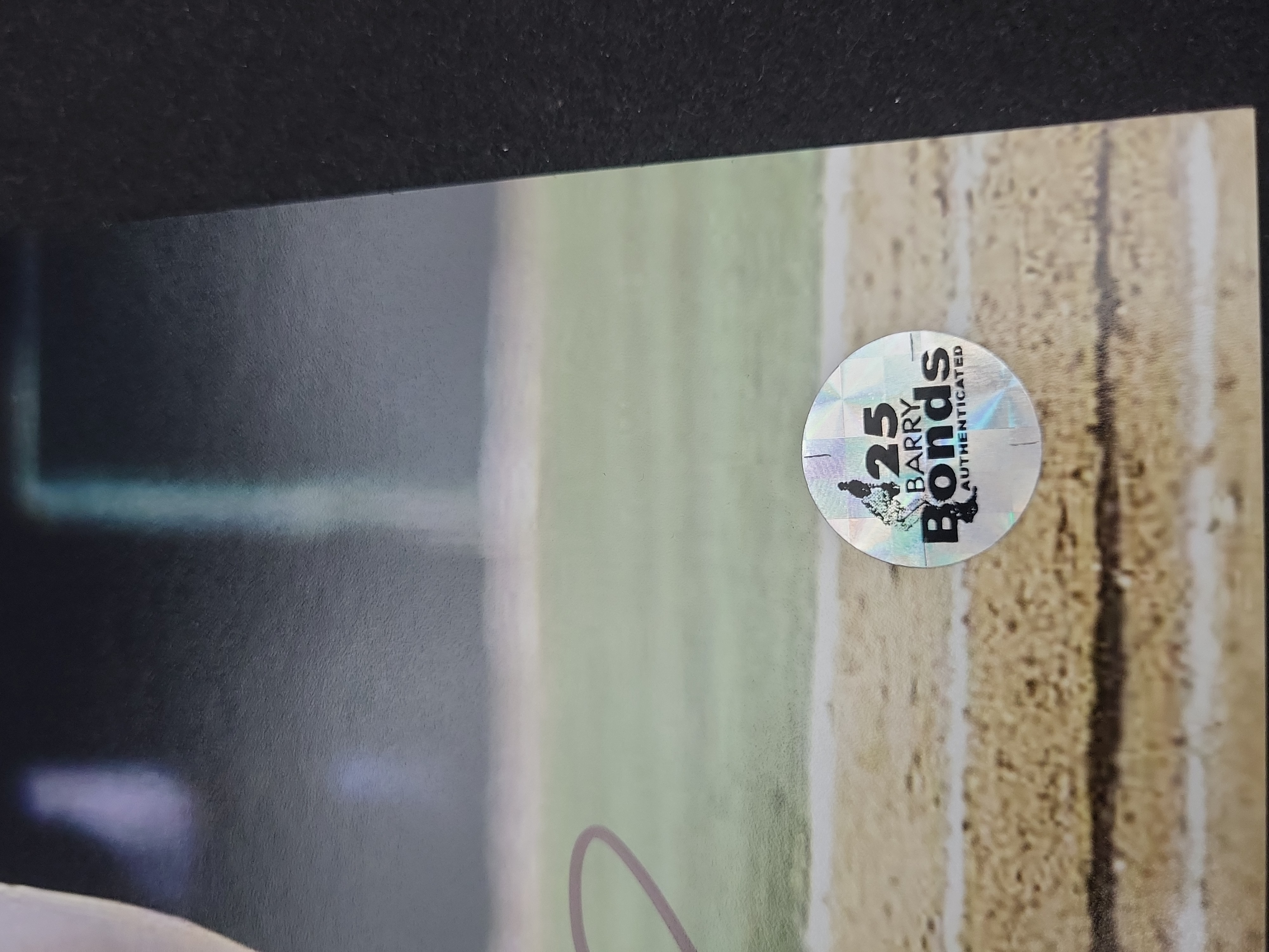 I01700 | Barry Bonds Signed Pittsburgh Pirates 8x10 Photograph with Personal Authentication Hologram