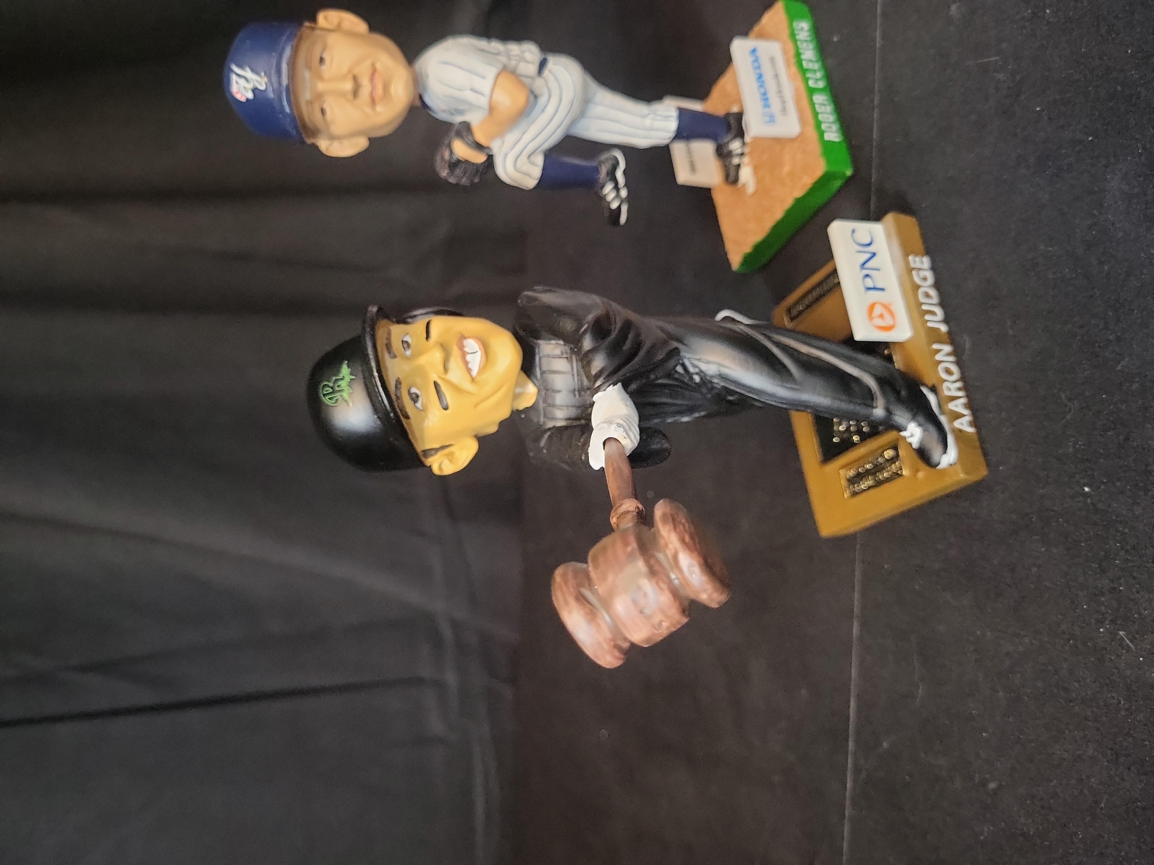 I03059 | A Collection of Six Major League Baseball Player Bobbleheads Including Aaron Judge and Lou Gehrig